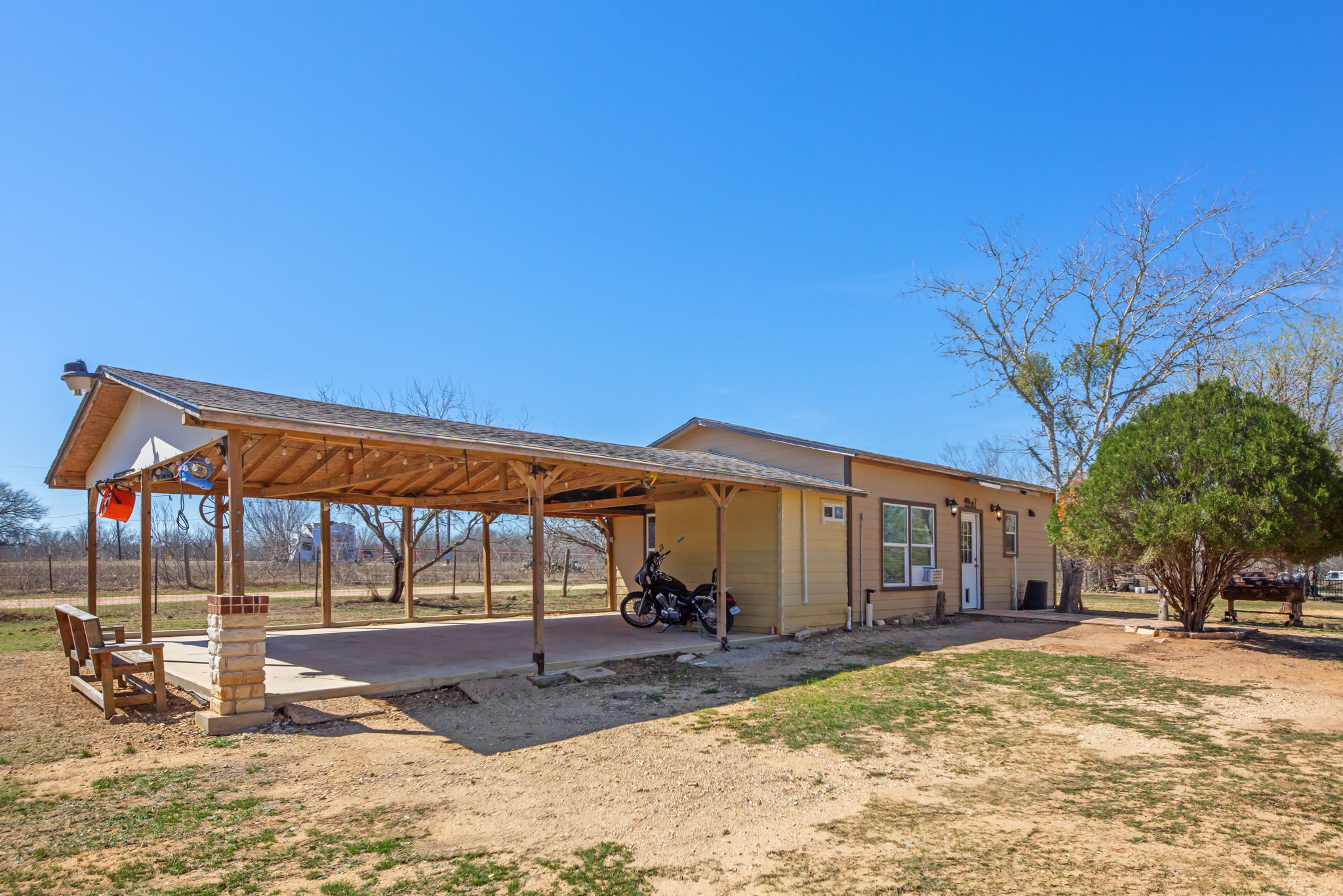 main property photo 17