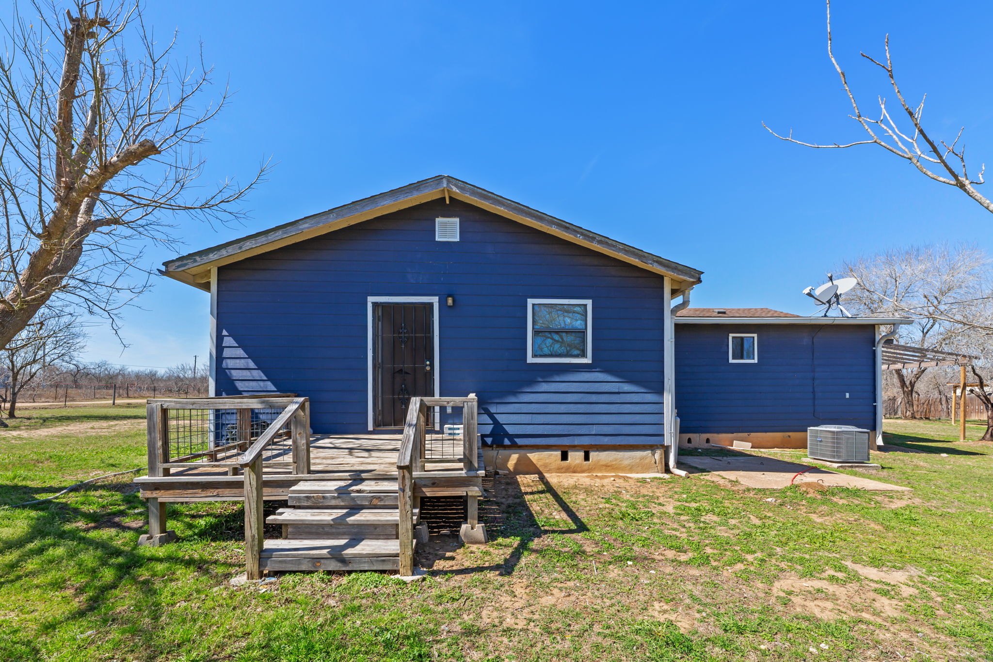 main property photo 30