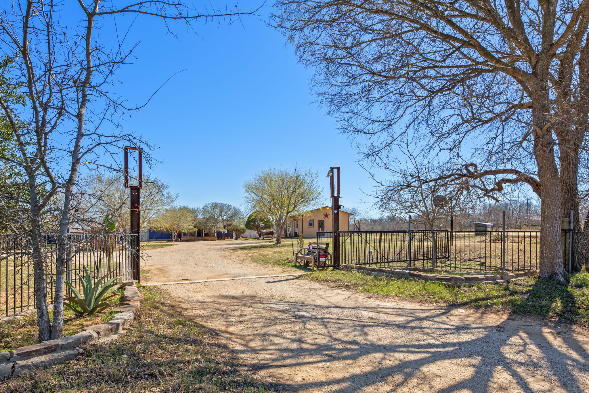 main property photo 6