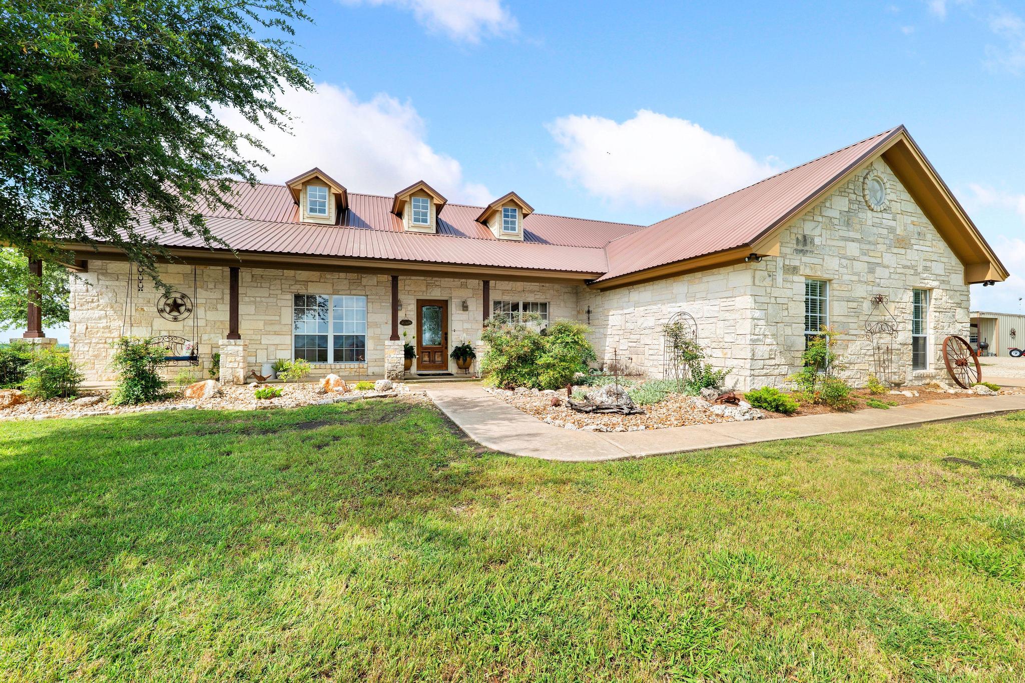 main property photo 5