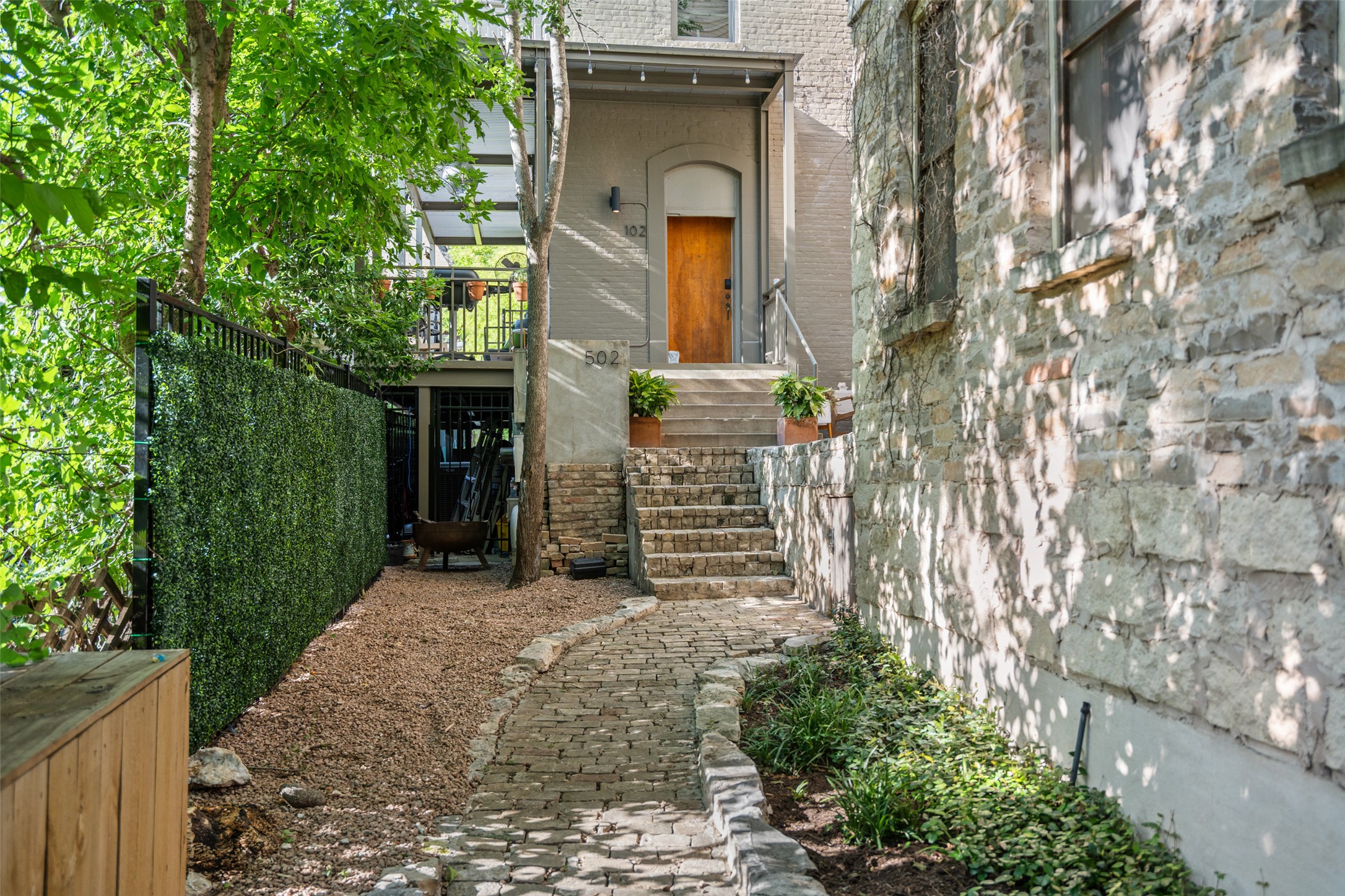 main property photo 24