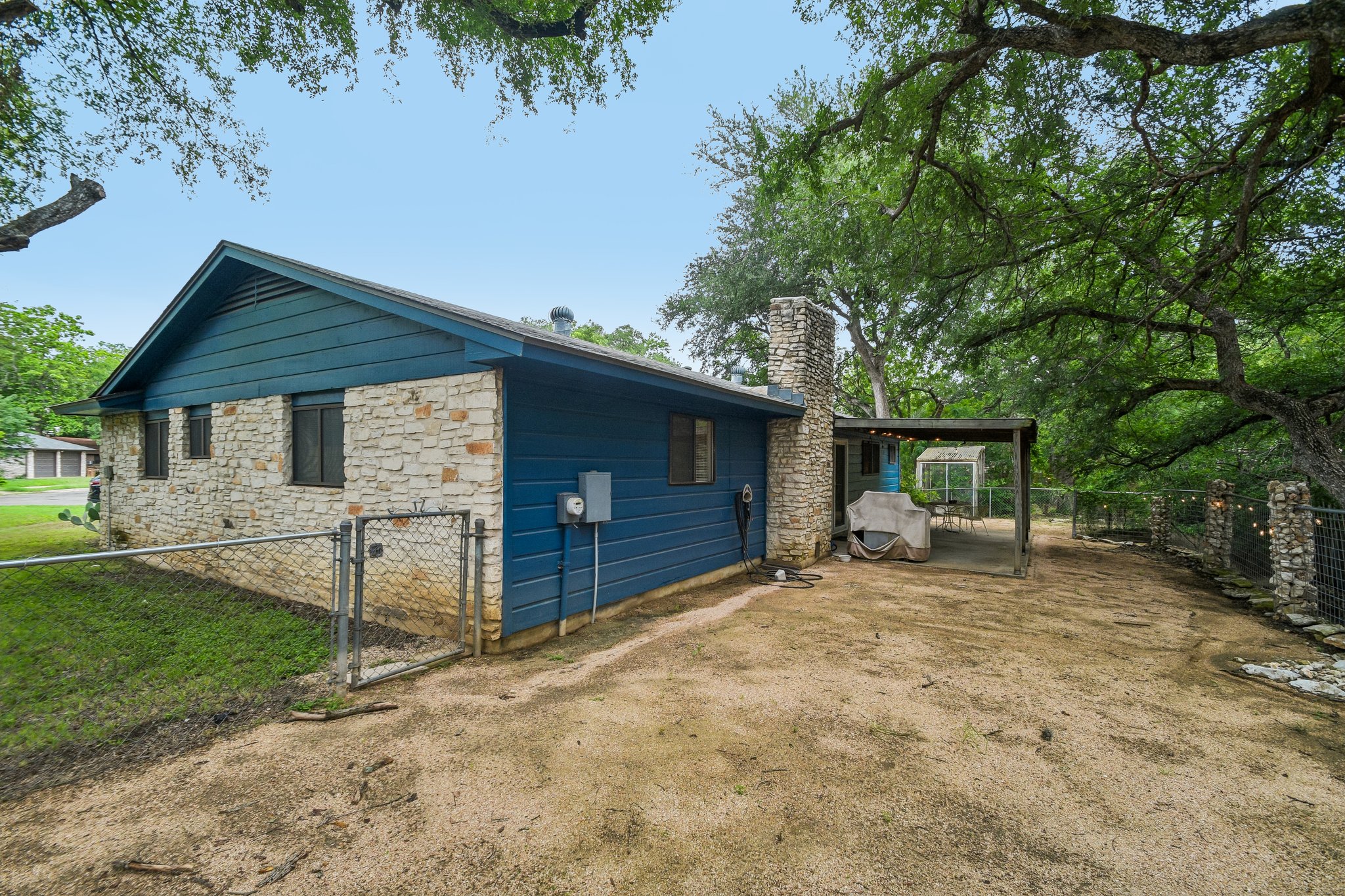 main property photo 25
