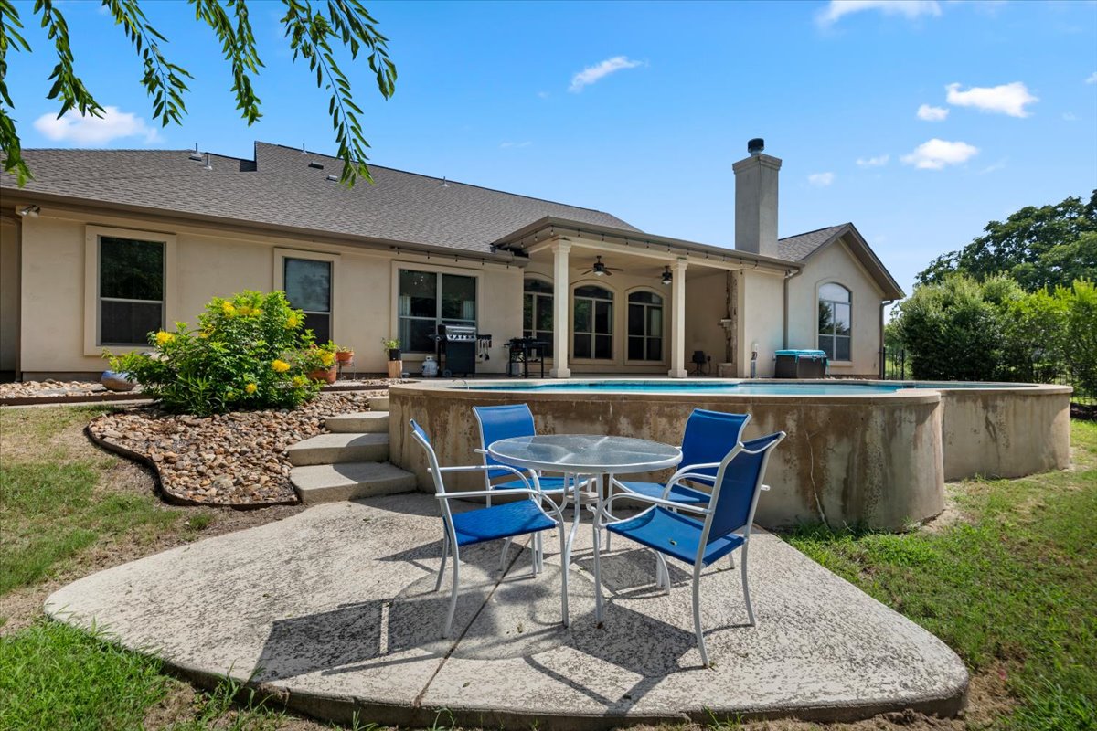 main property photo 36