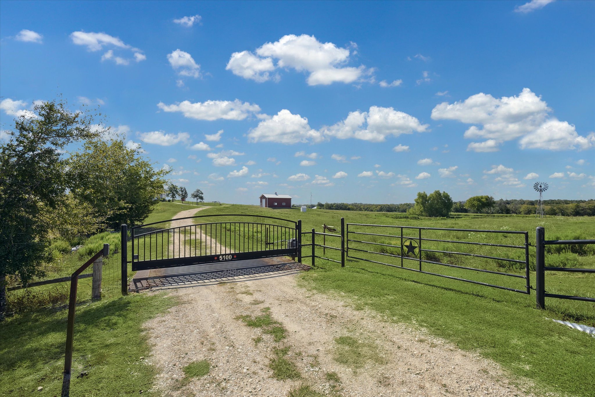main property photo 8