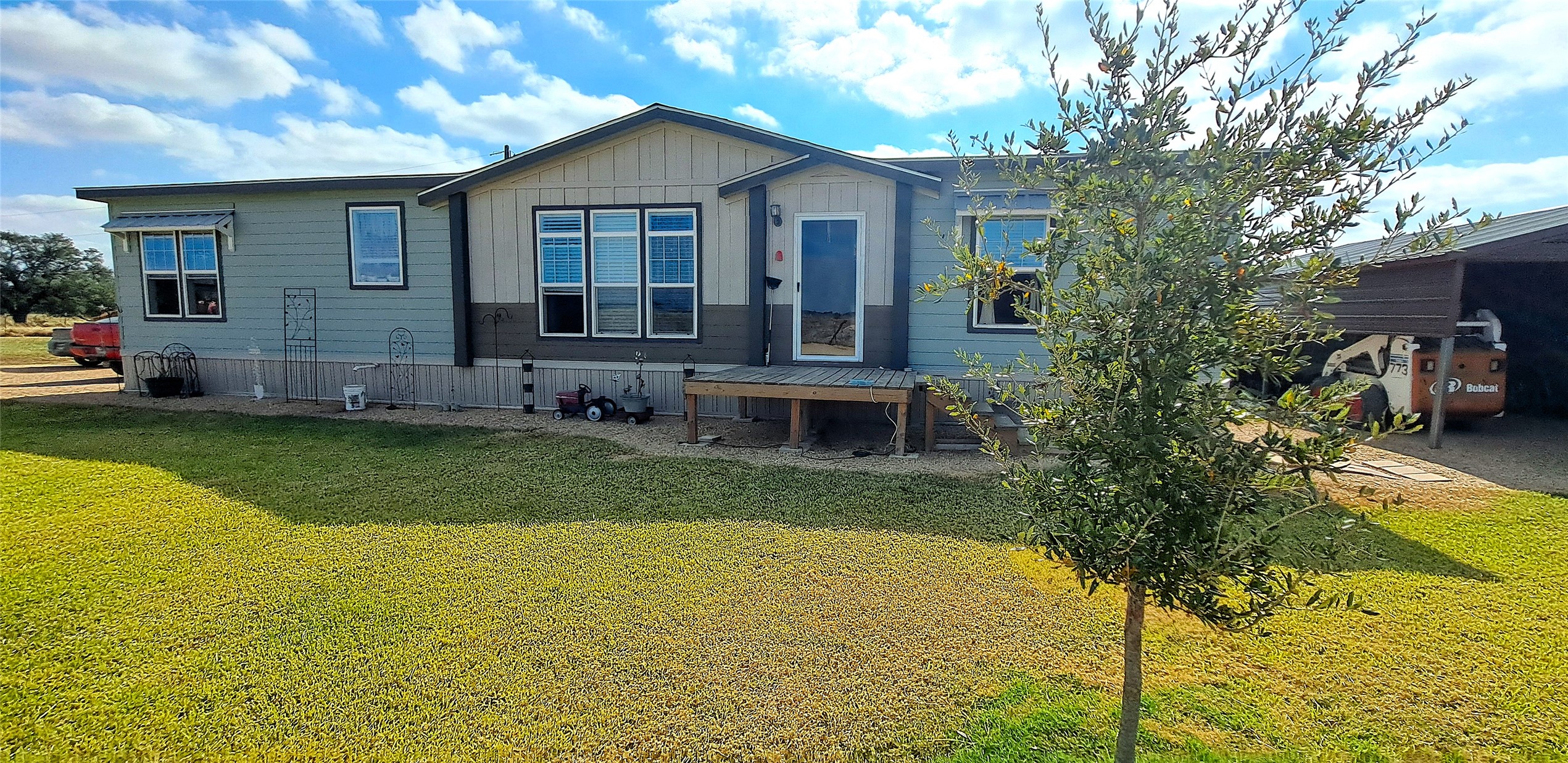 main property photo 3