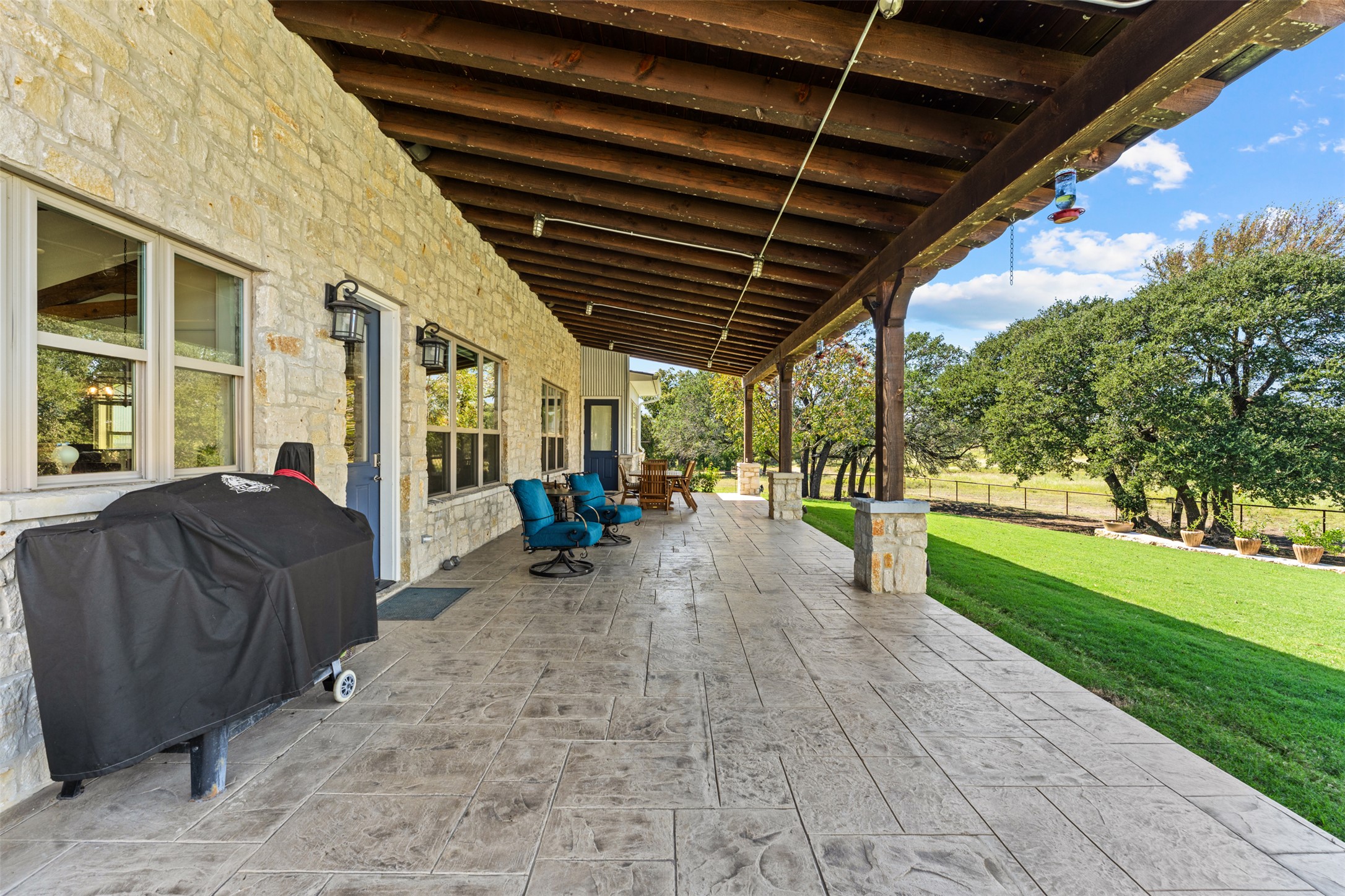 main property photo 5