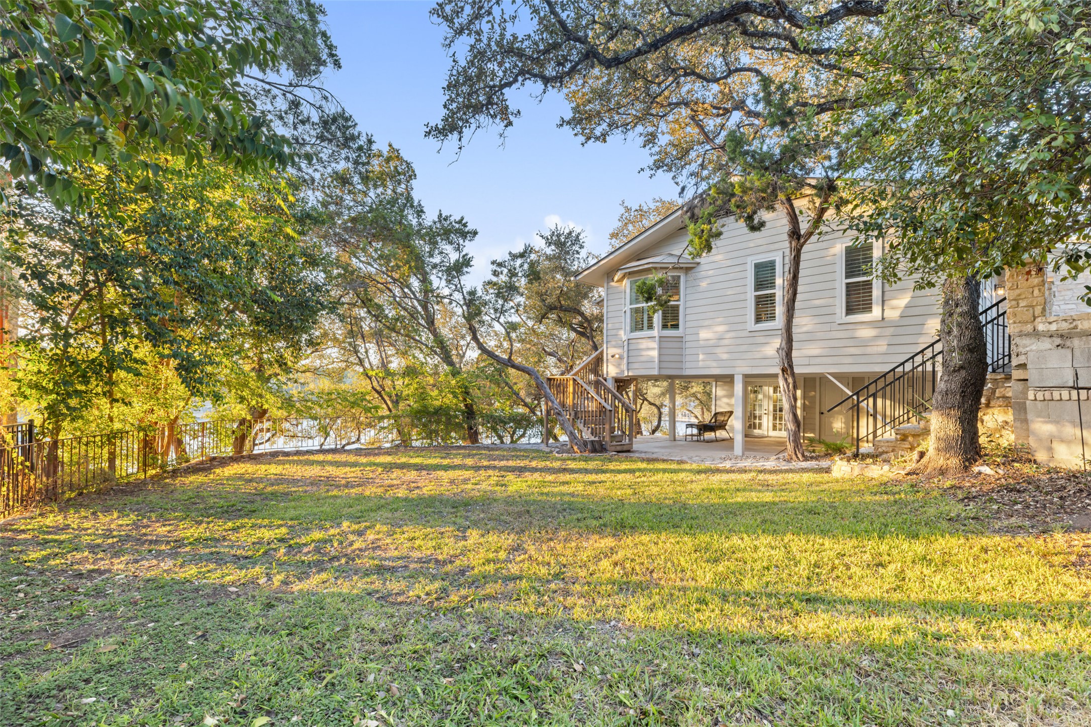 main property photo 27