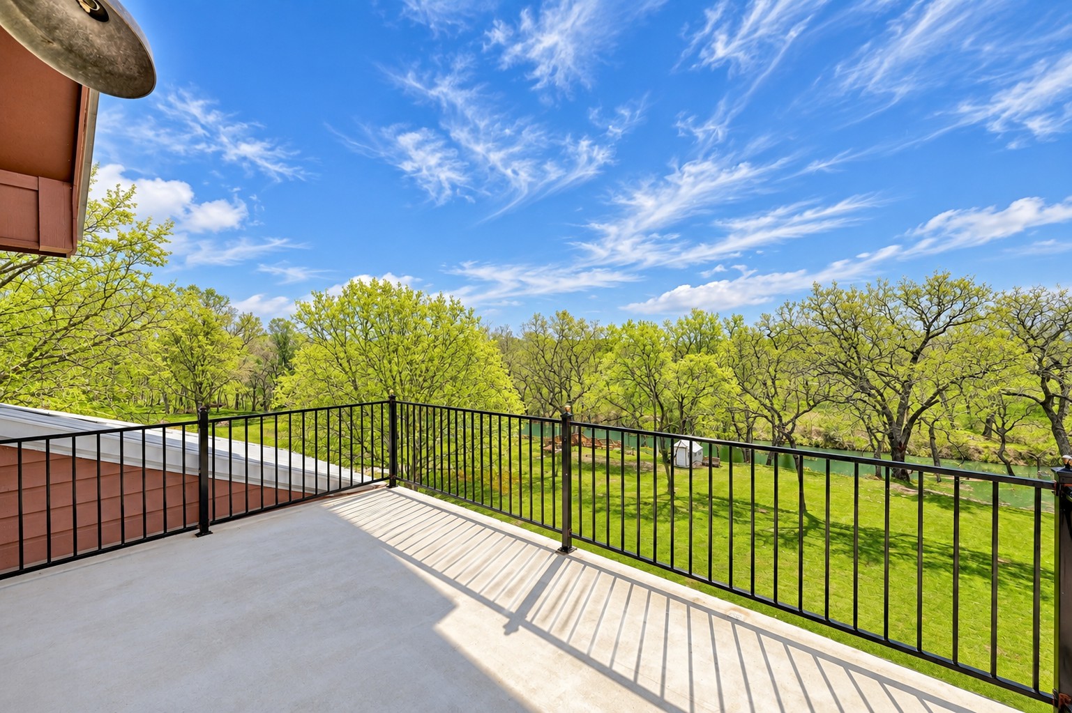 main property photo 11