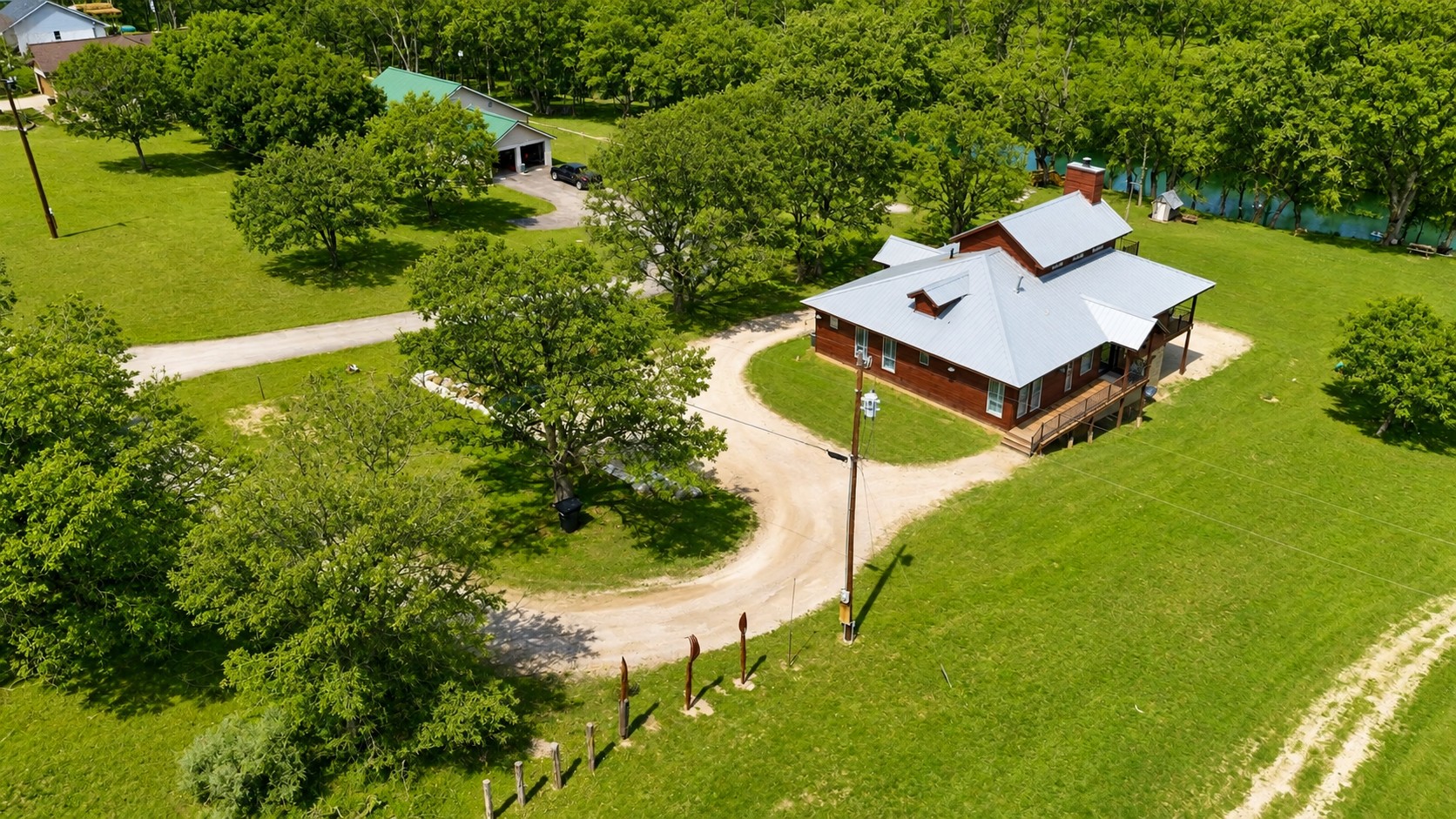 main property photo 2