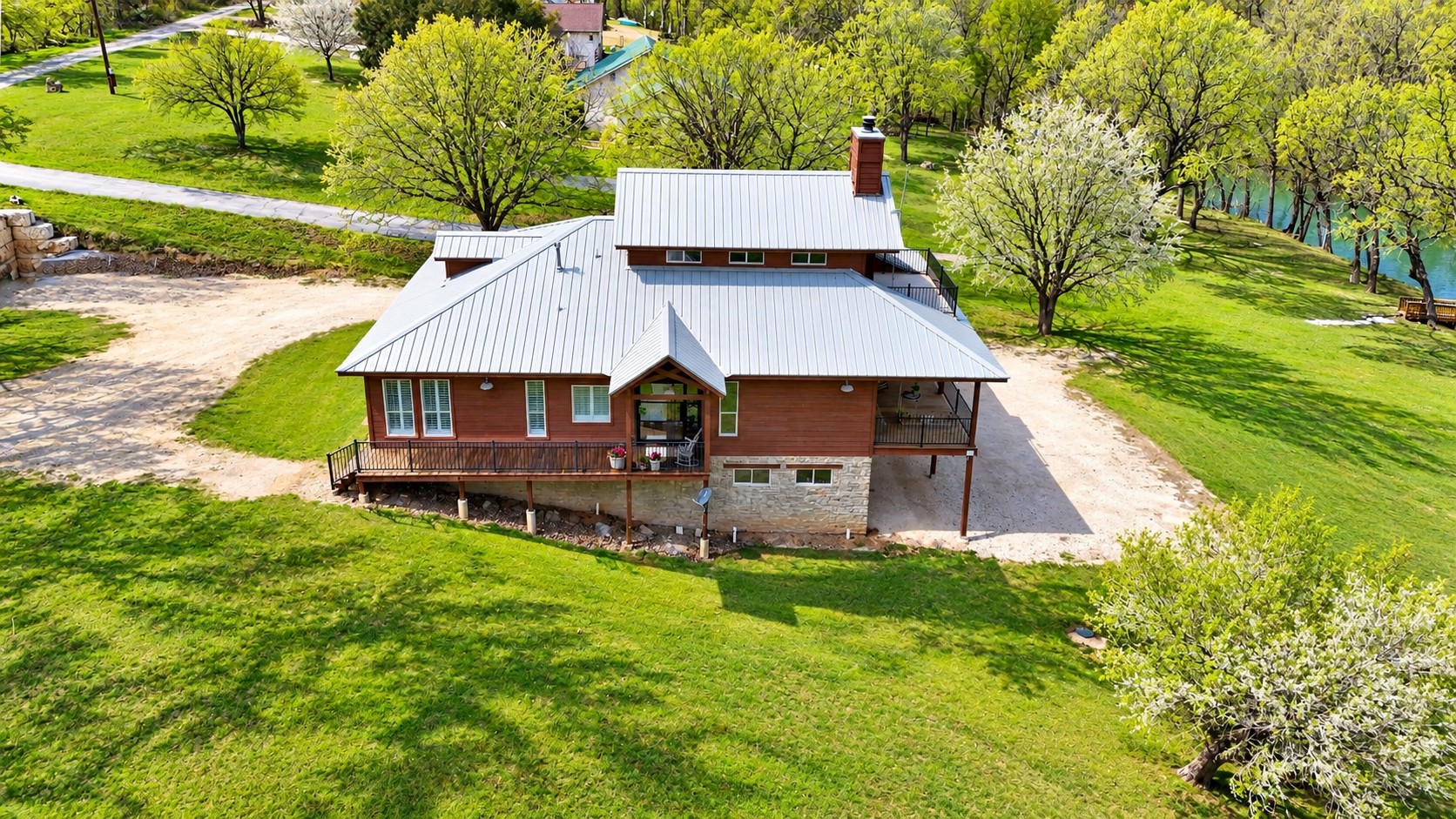 main property photo 3