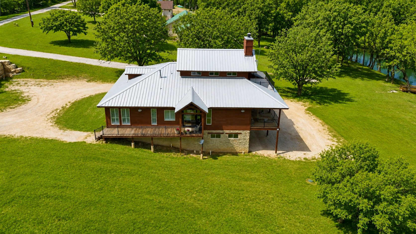 main property photo 5