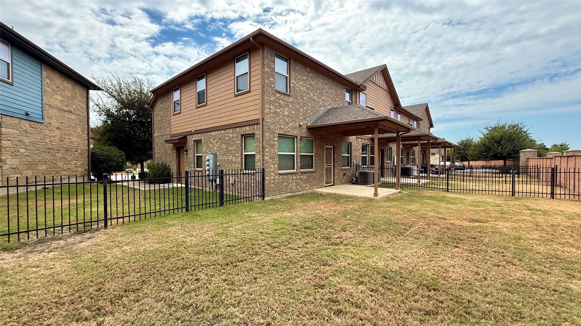 main property photo 17