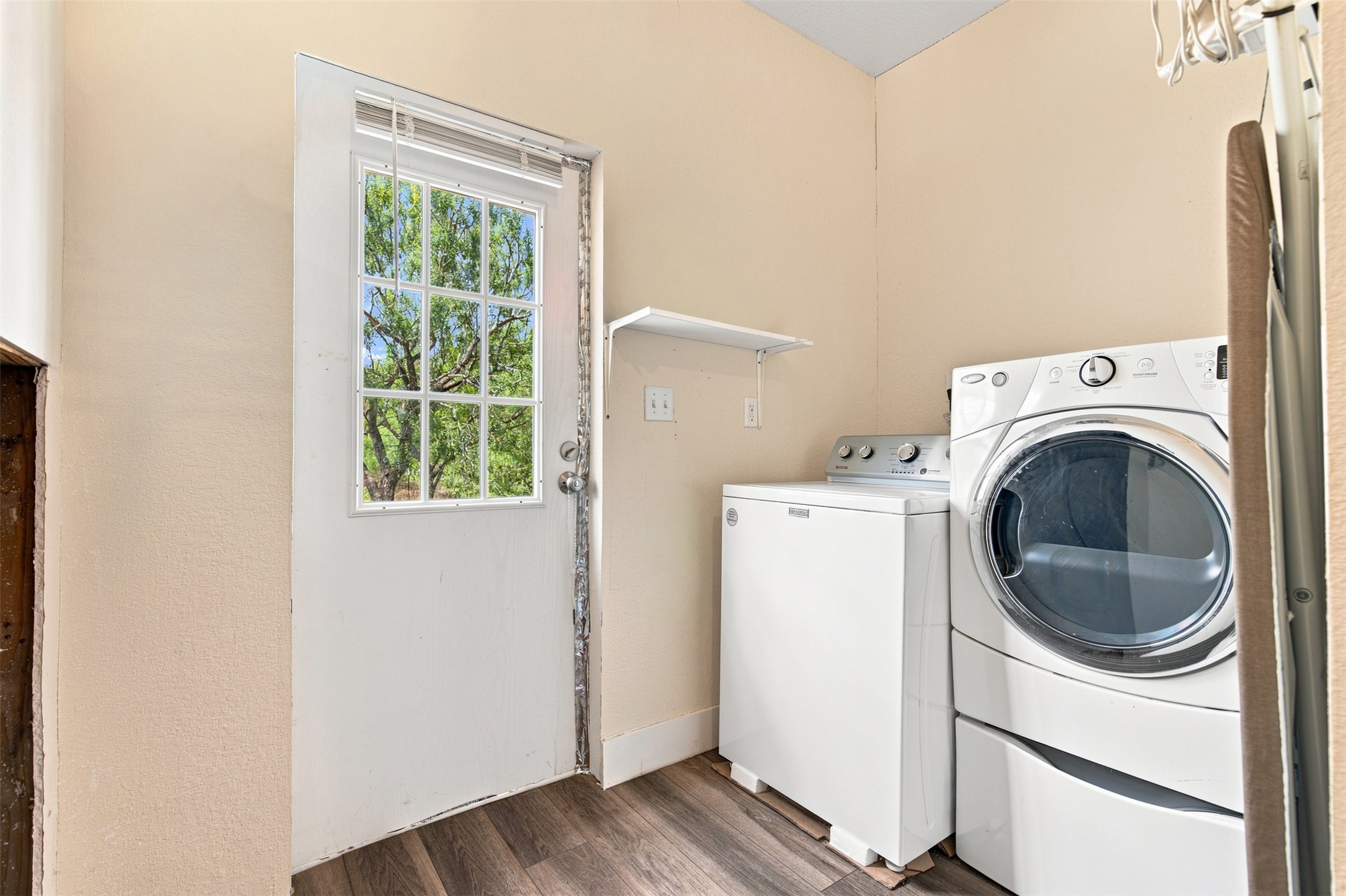 main property photo 11