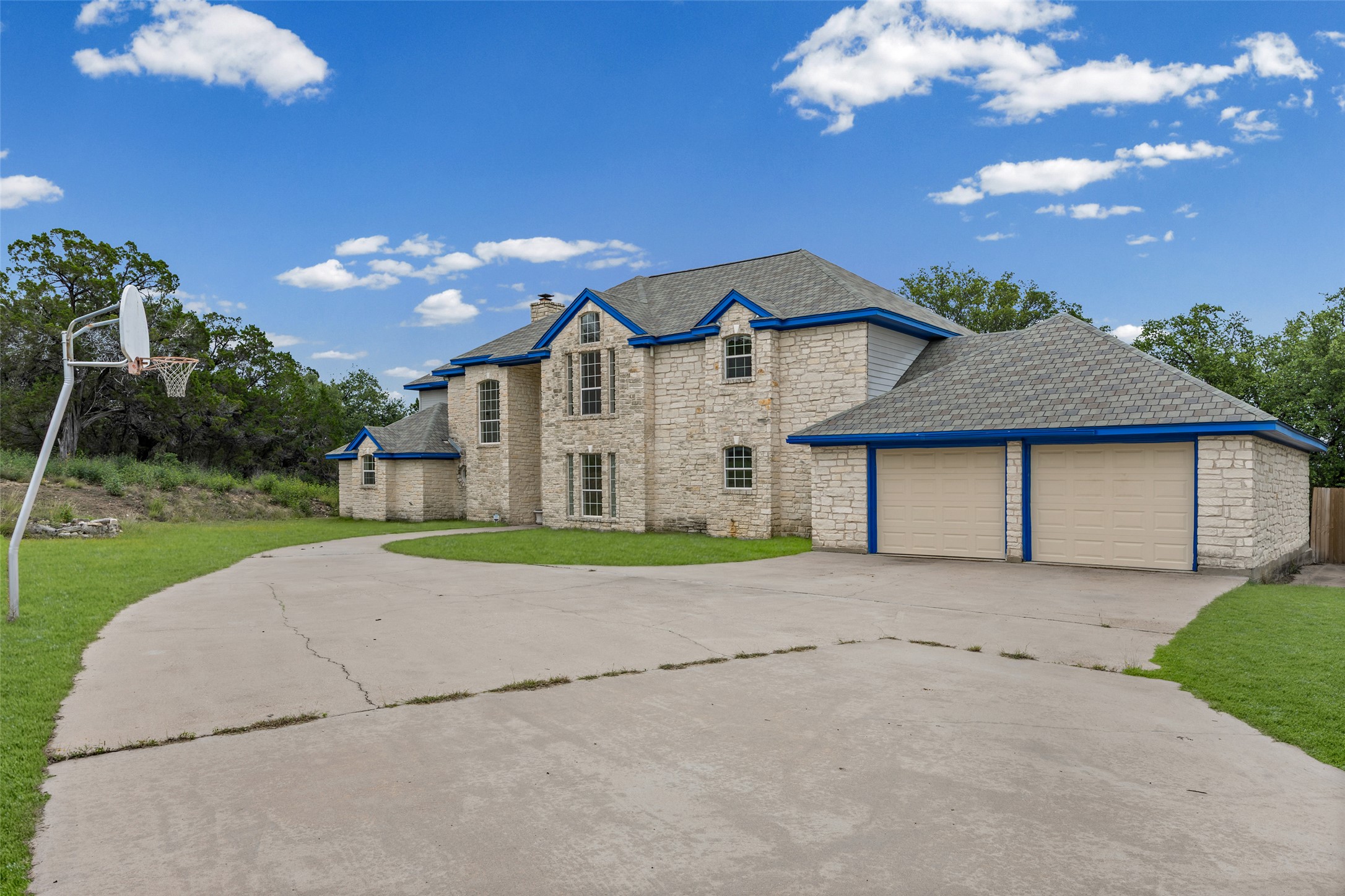 main property photo 32