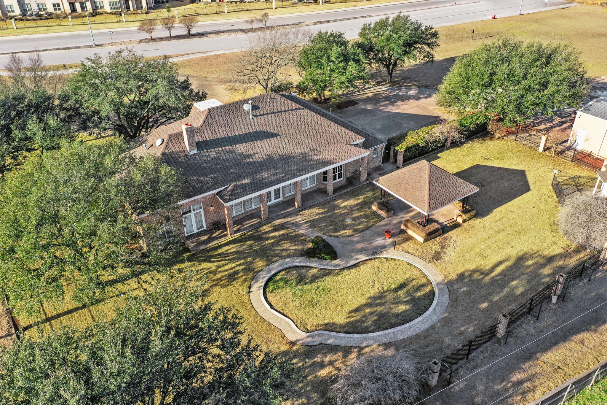 main property photo 8