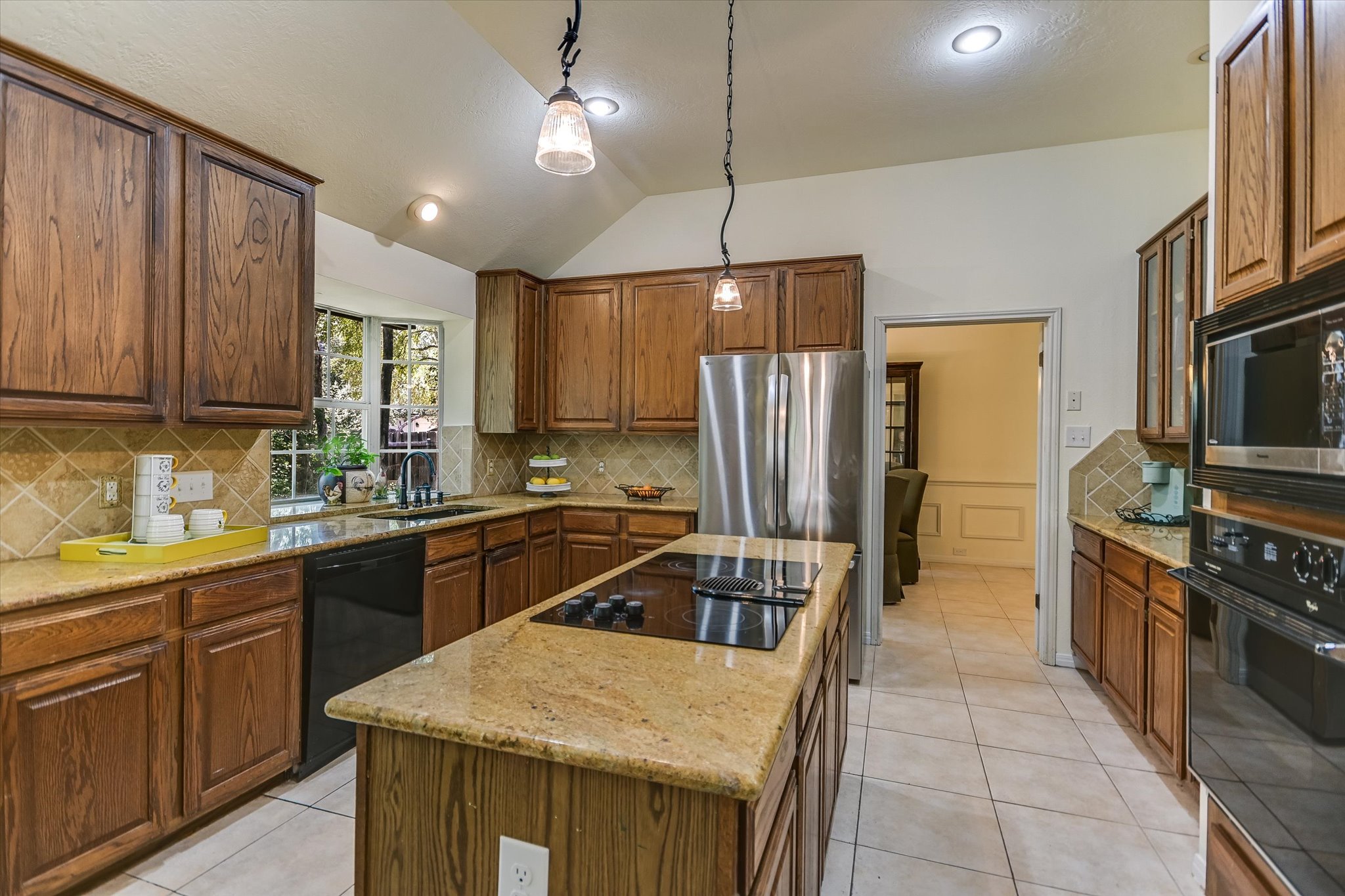 main property photo 9