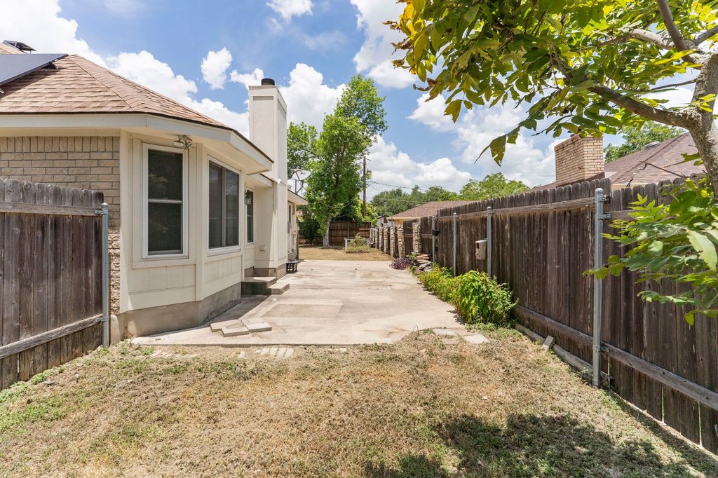 main property photo 28