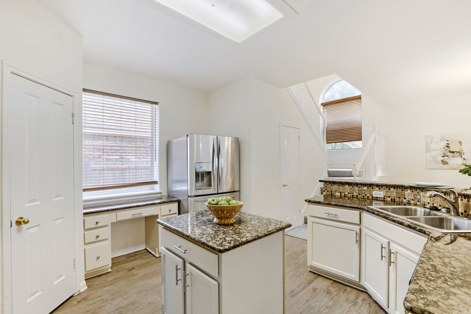 main property photo 8