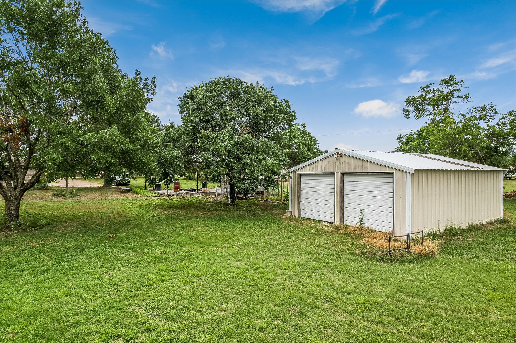 main property photo 25
