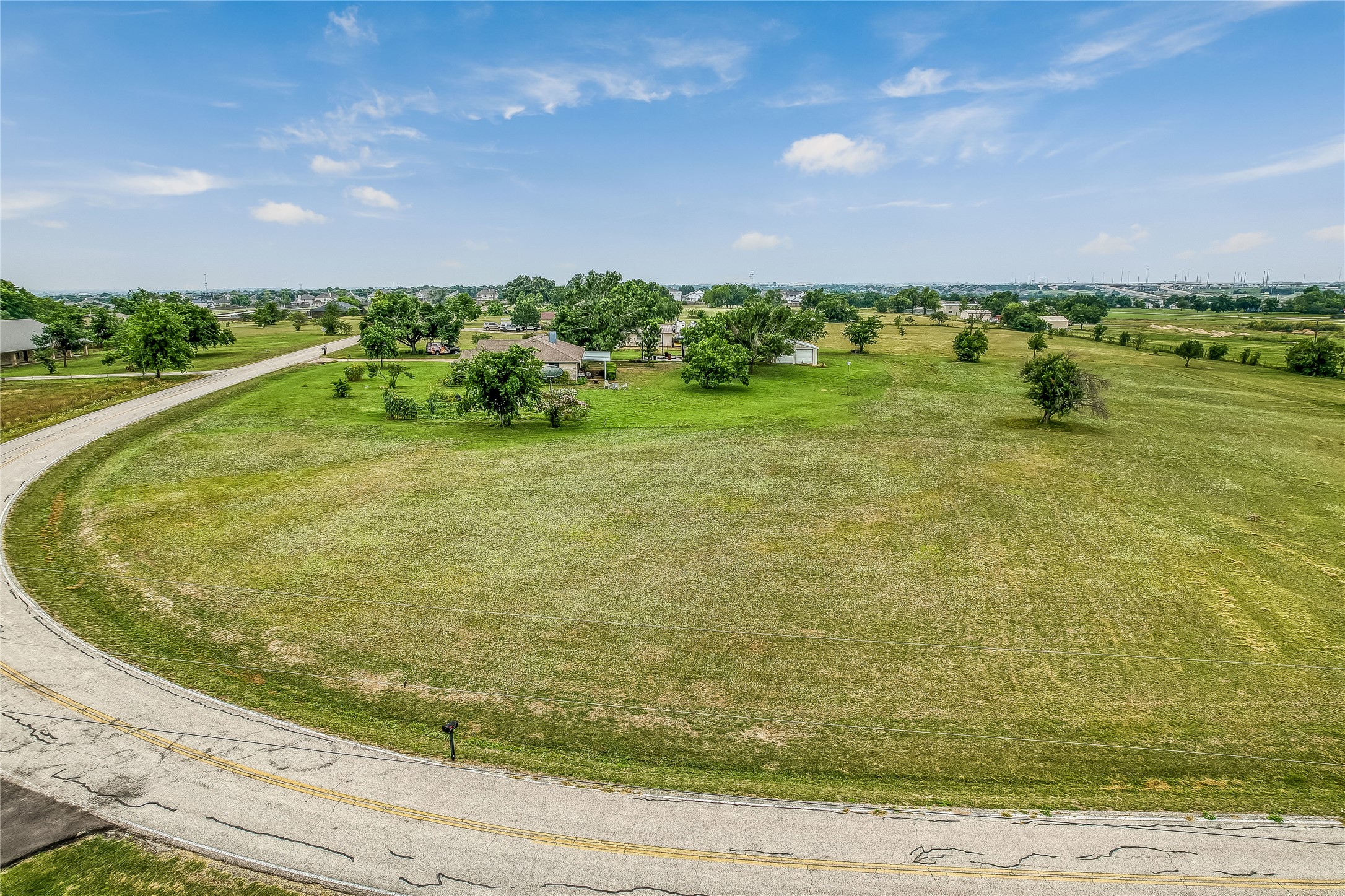 main property photo 30