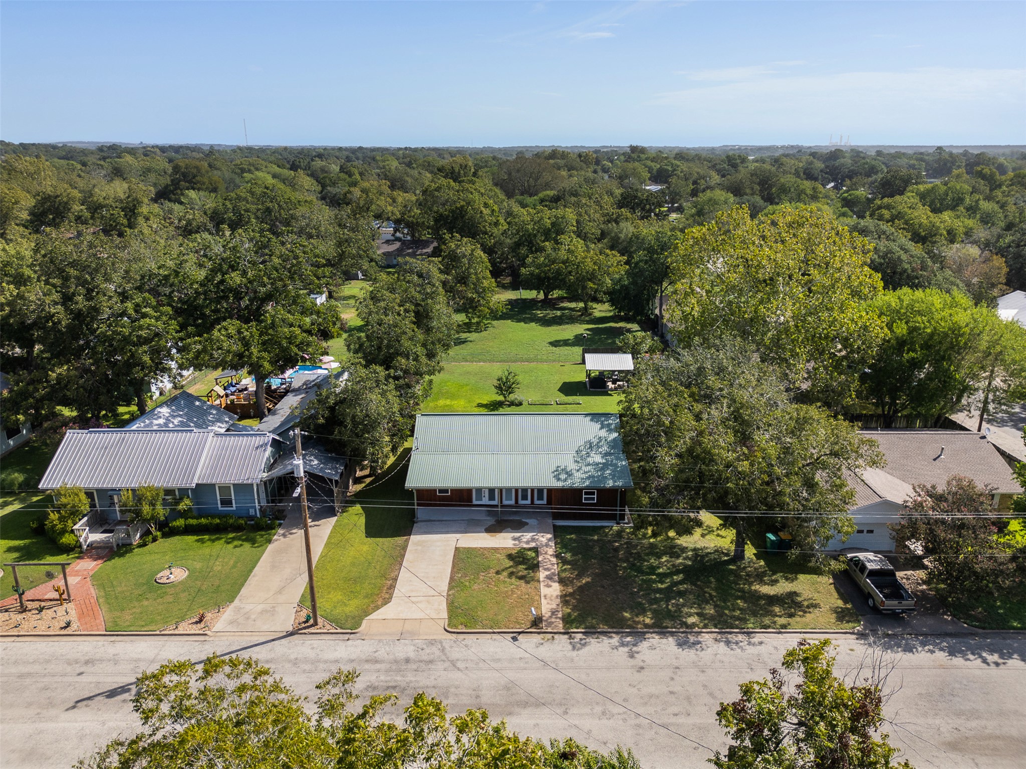 main property photo 24