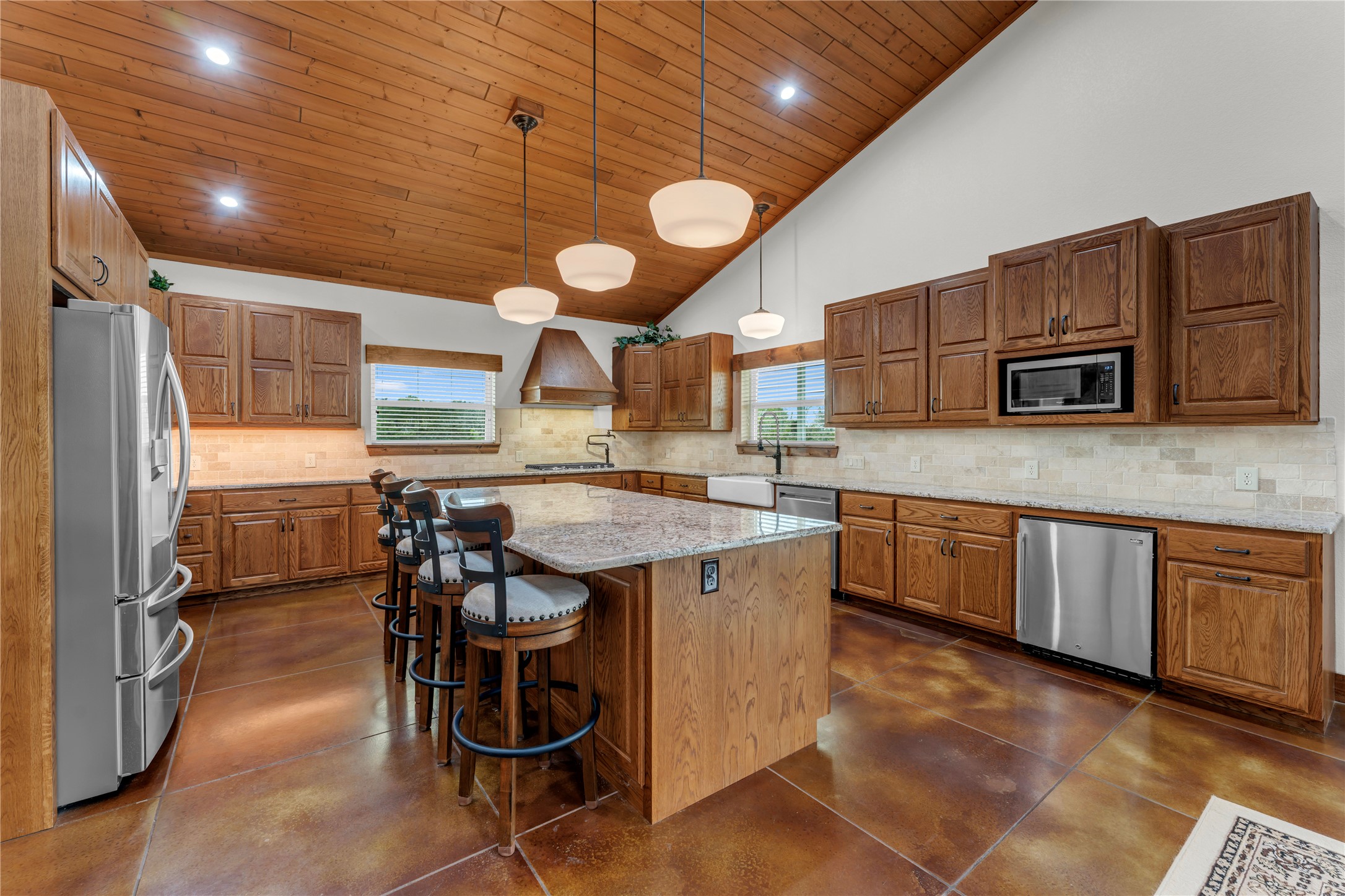 main property photo 6