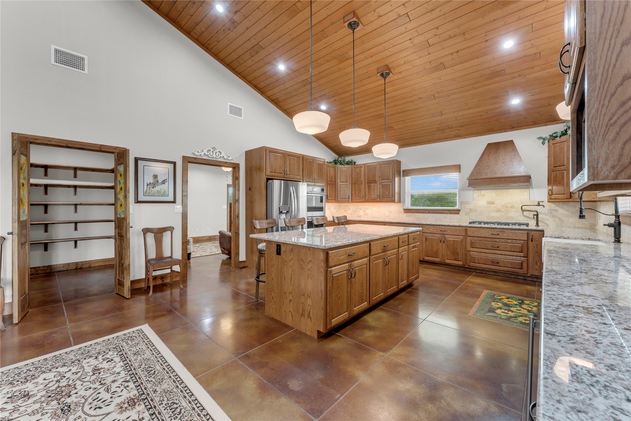main property photo 7