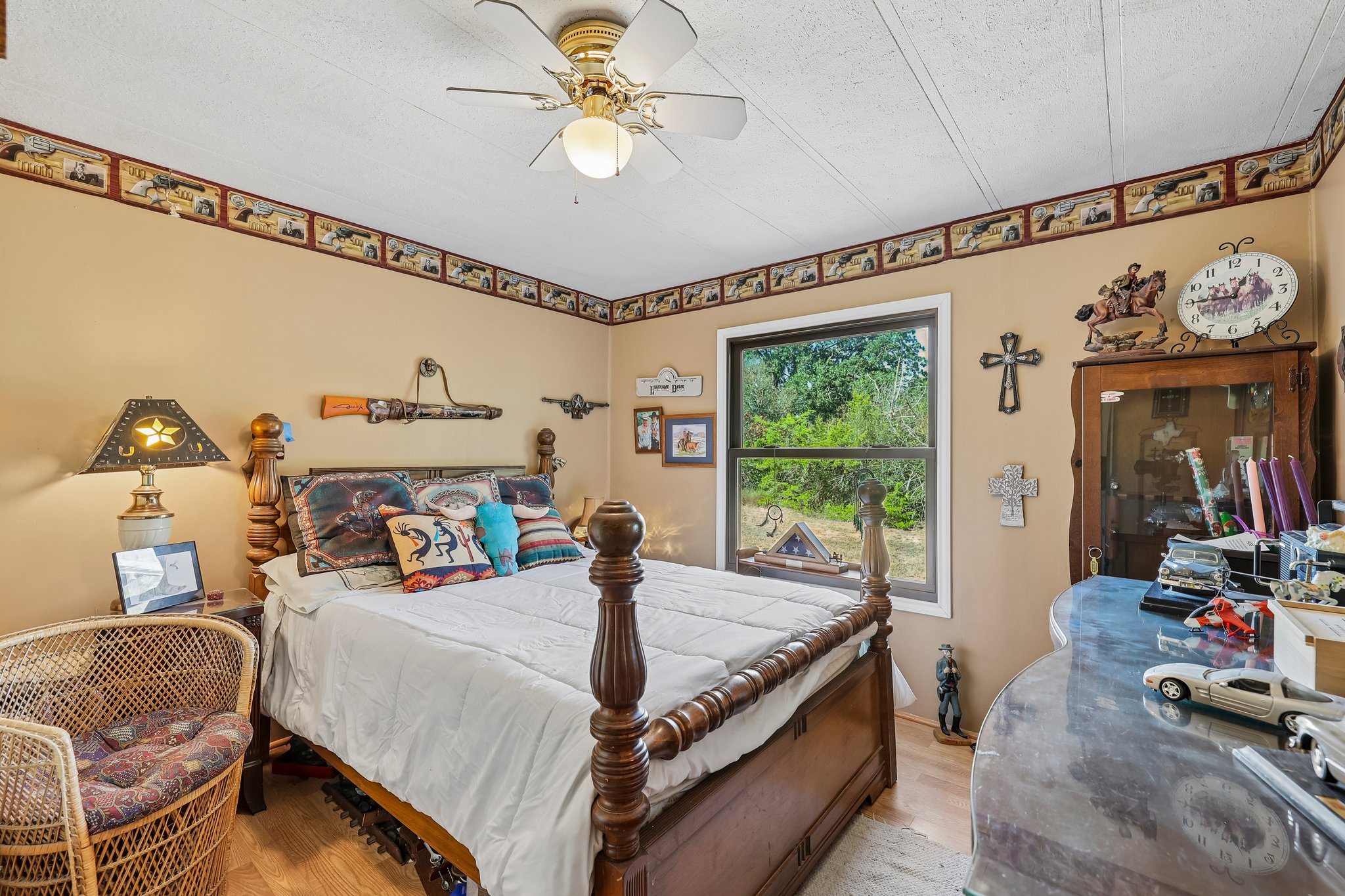 main property photo 16