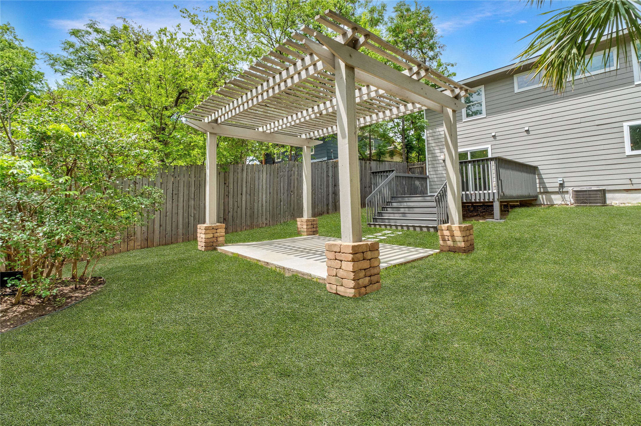 main property photo 30