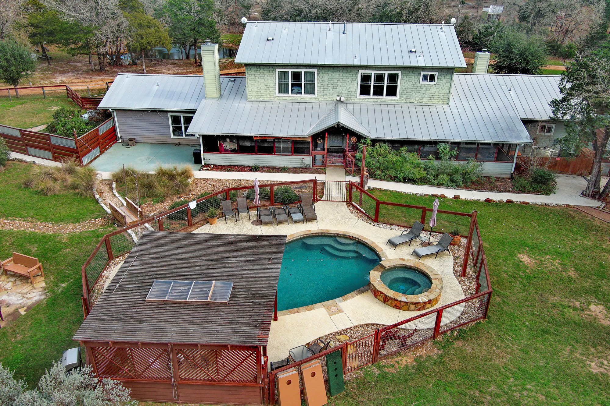 main property photo 6