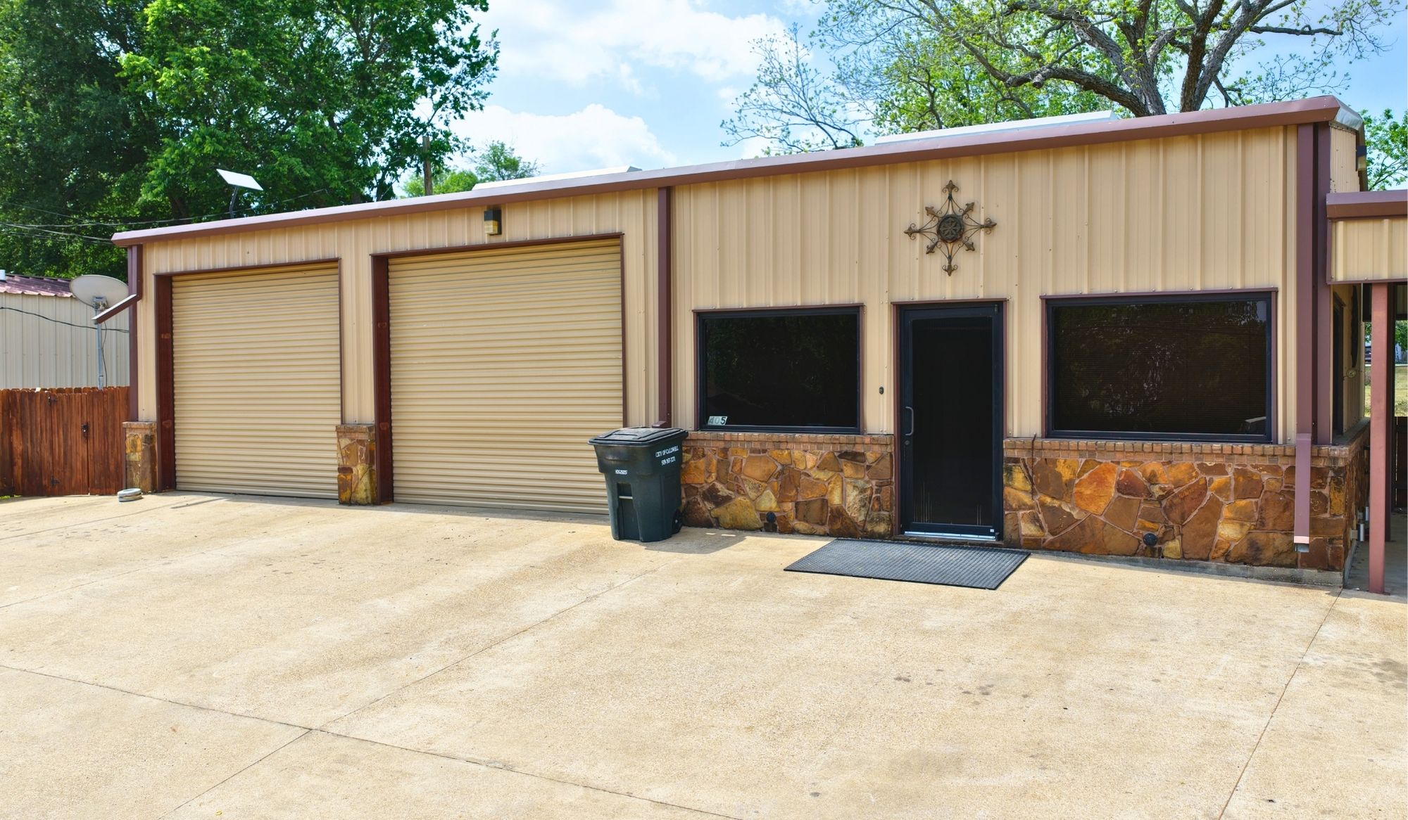 main property photo 9