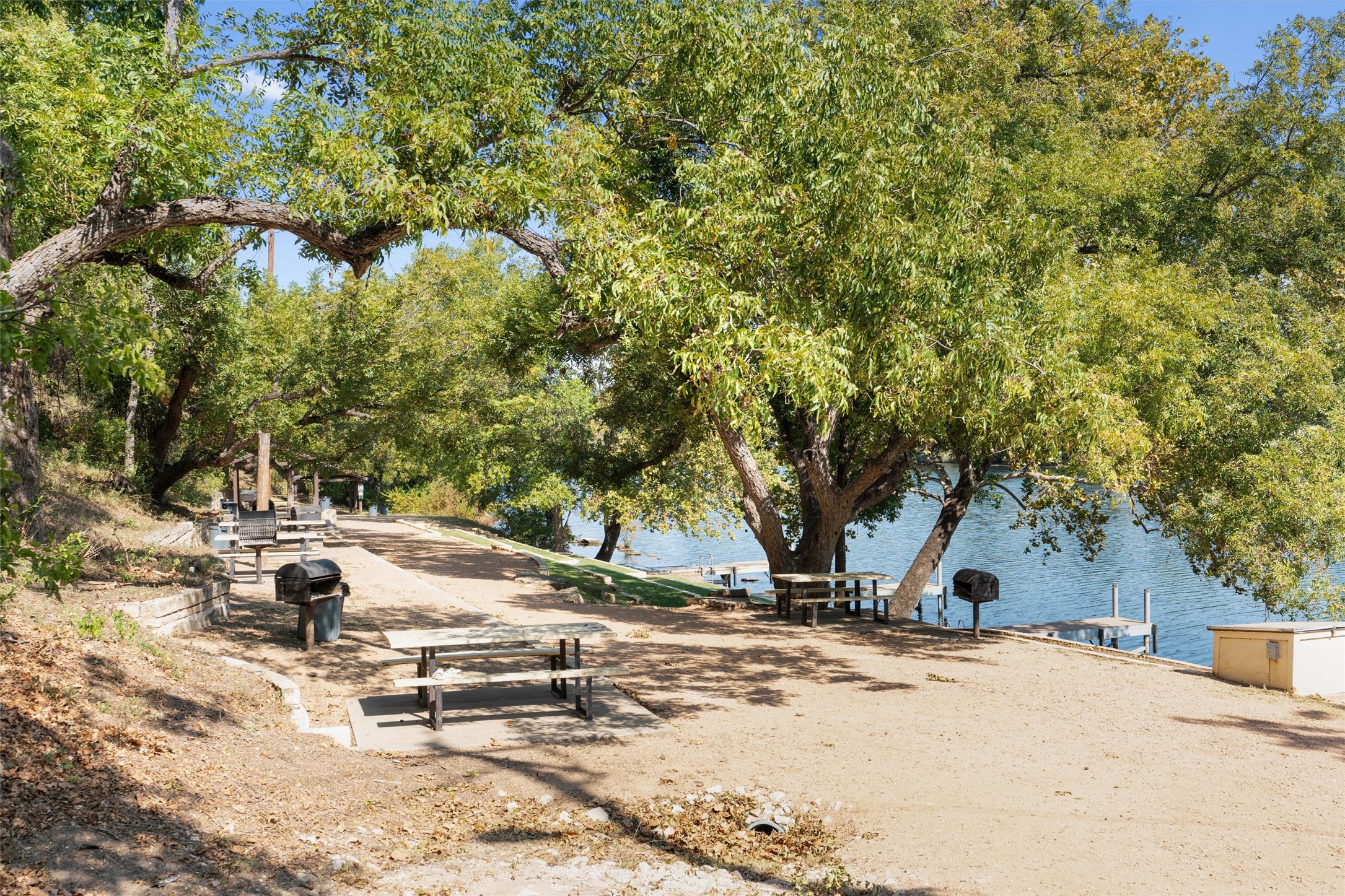 main property photo 31