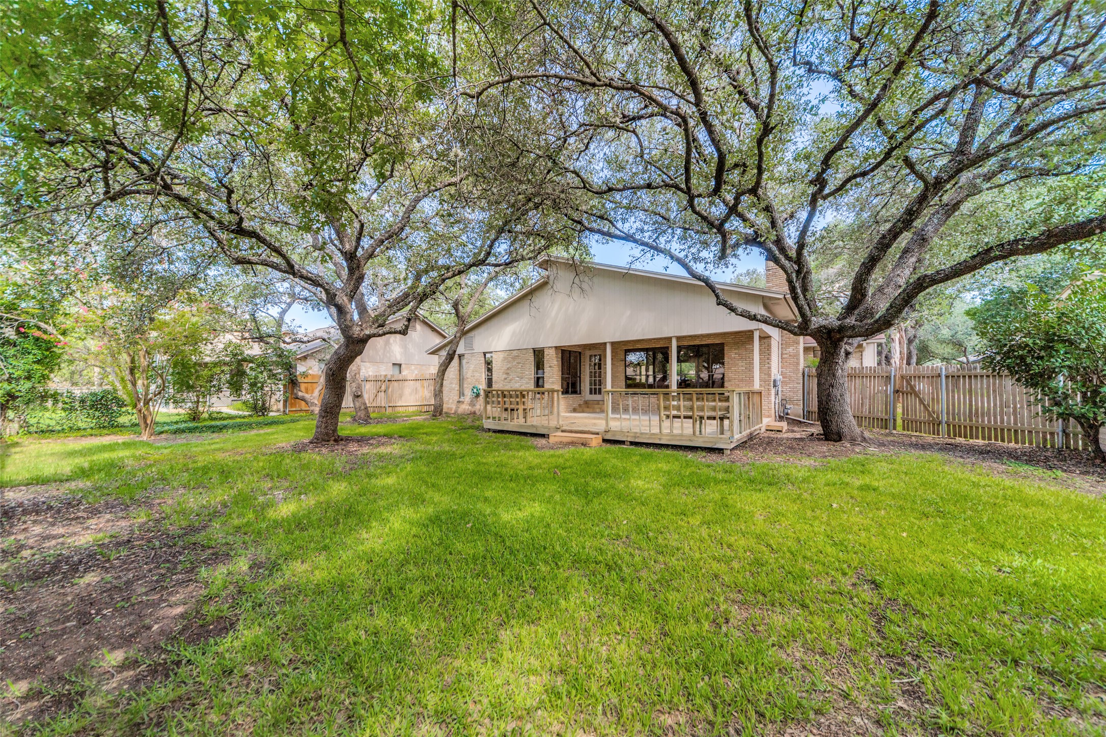 main property photo 25