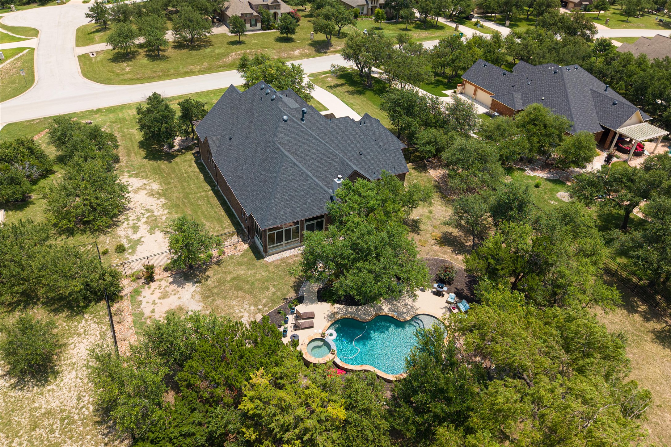 main property photo 38