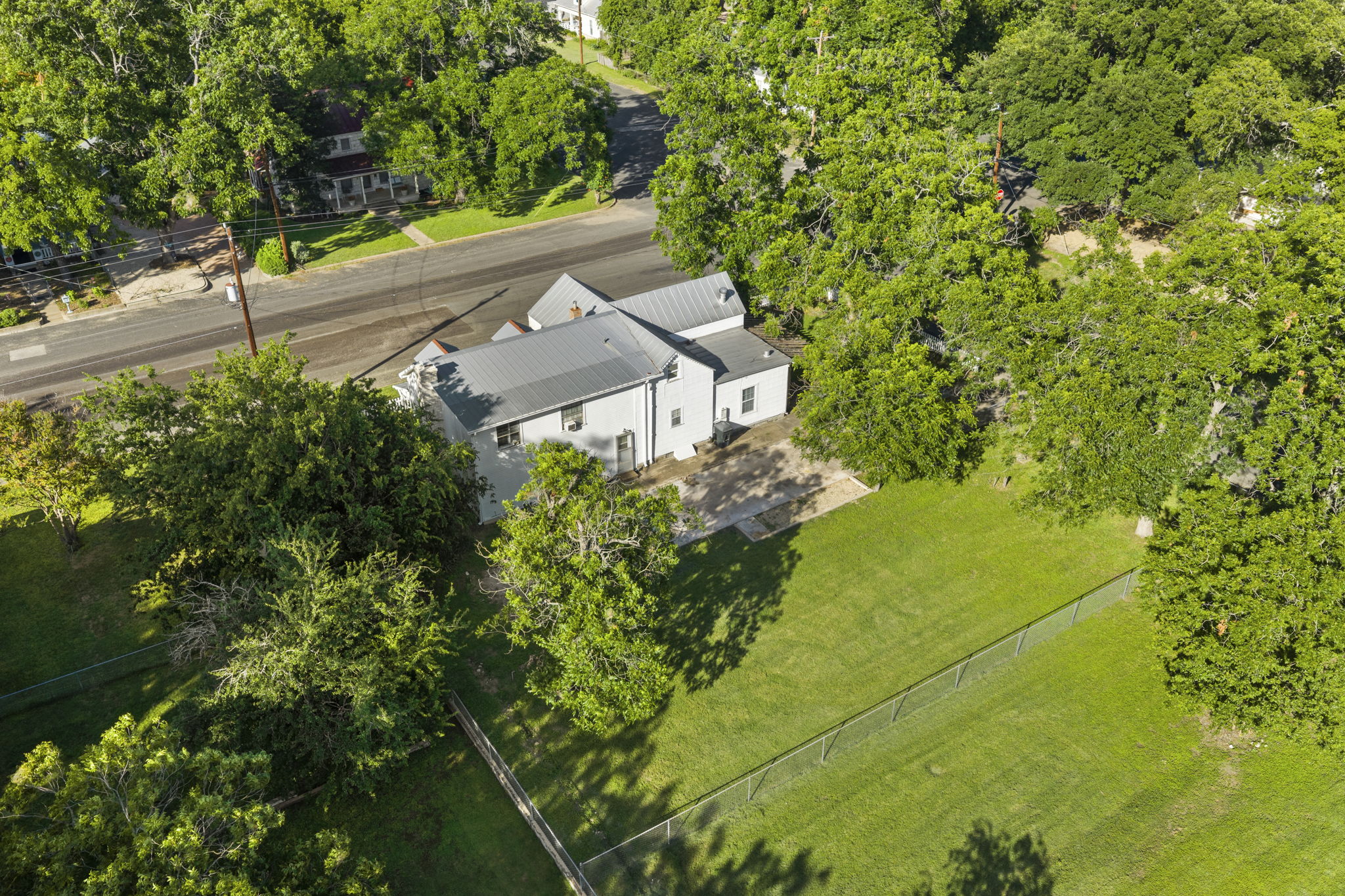 main property photo 38