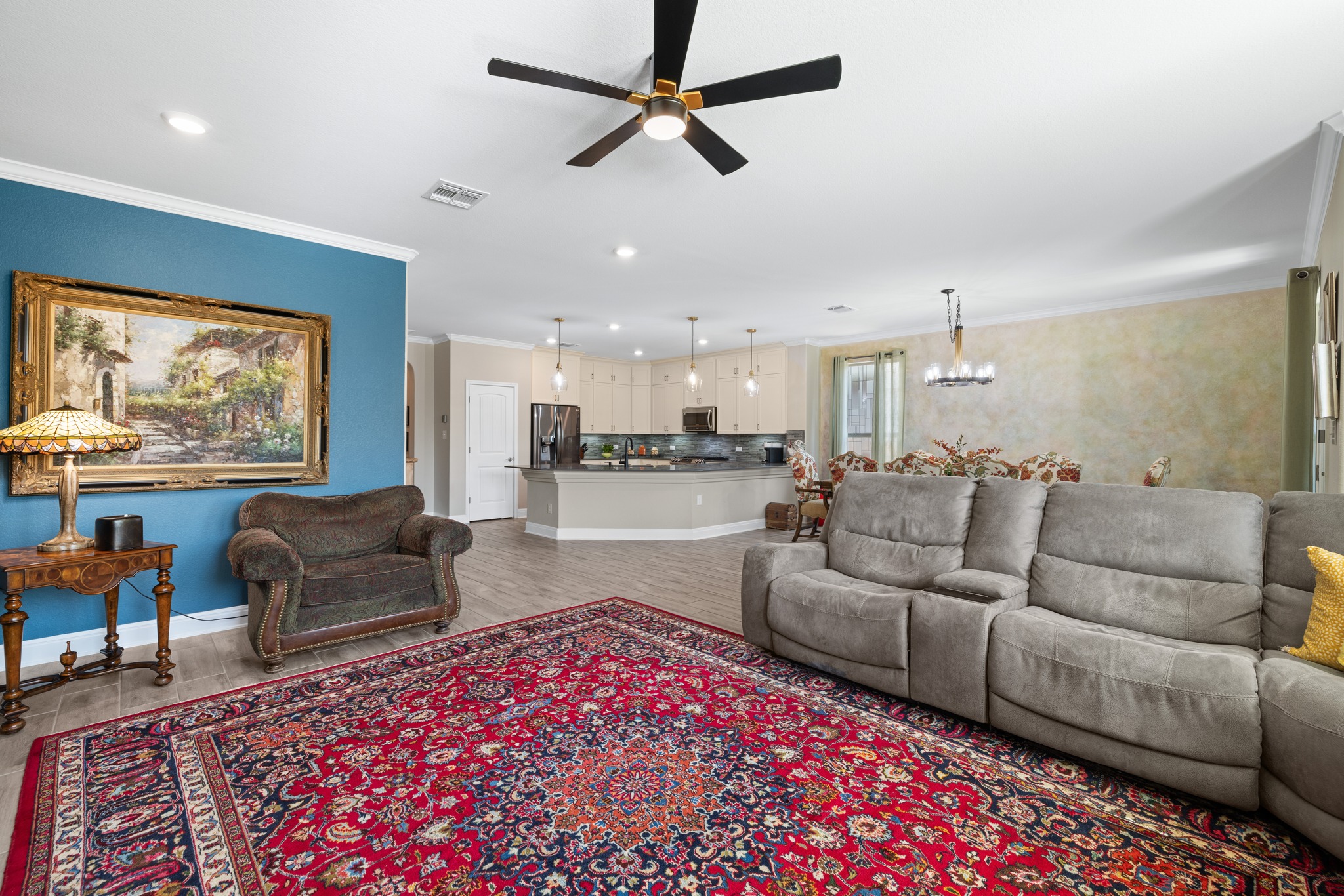 main property photo 8
