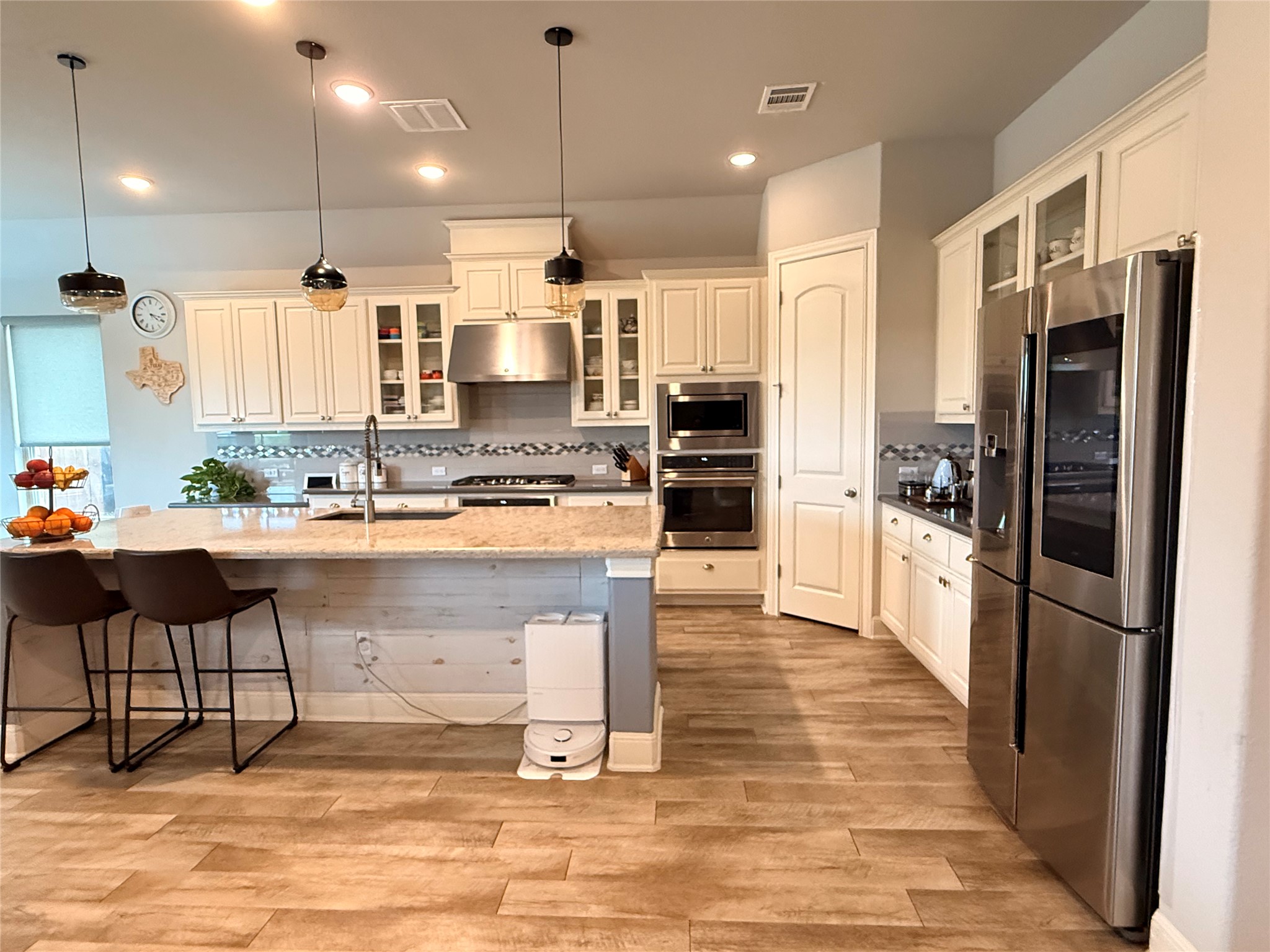 main property photo 15