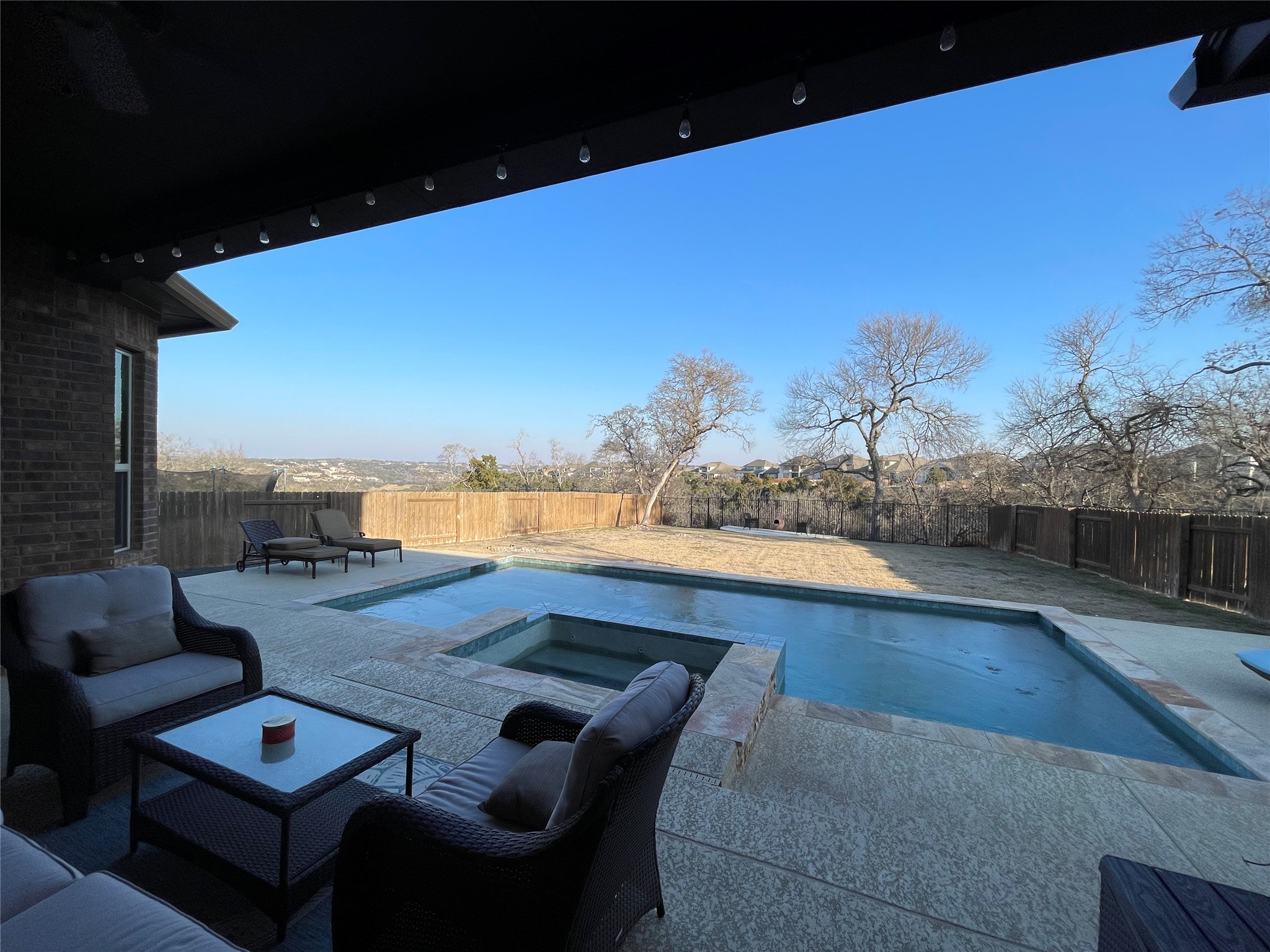 main property photo 34