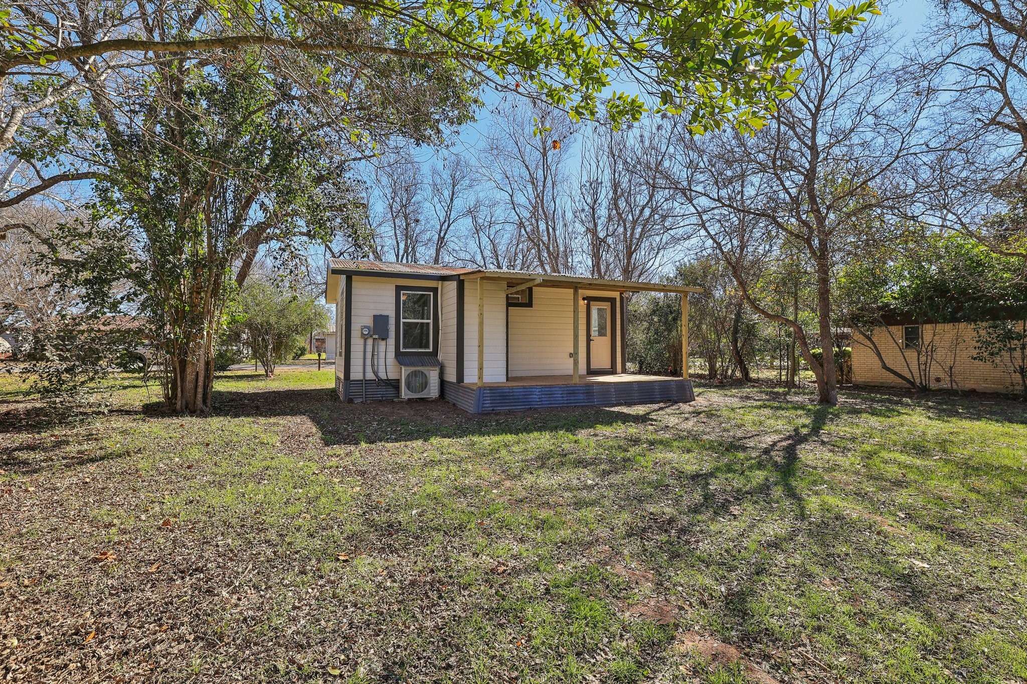 main property photo 28