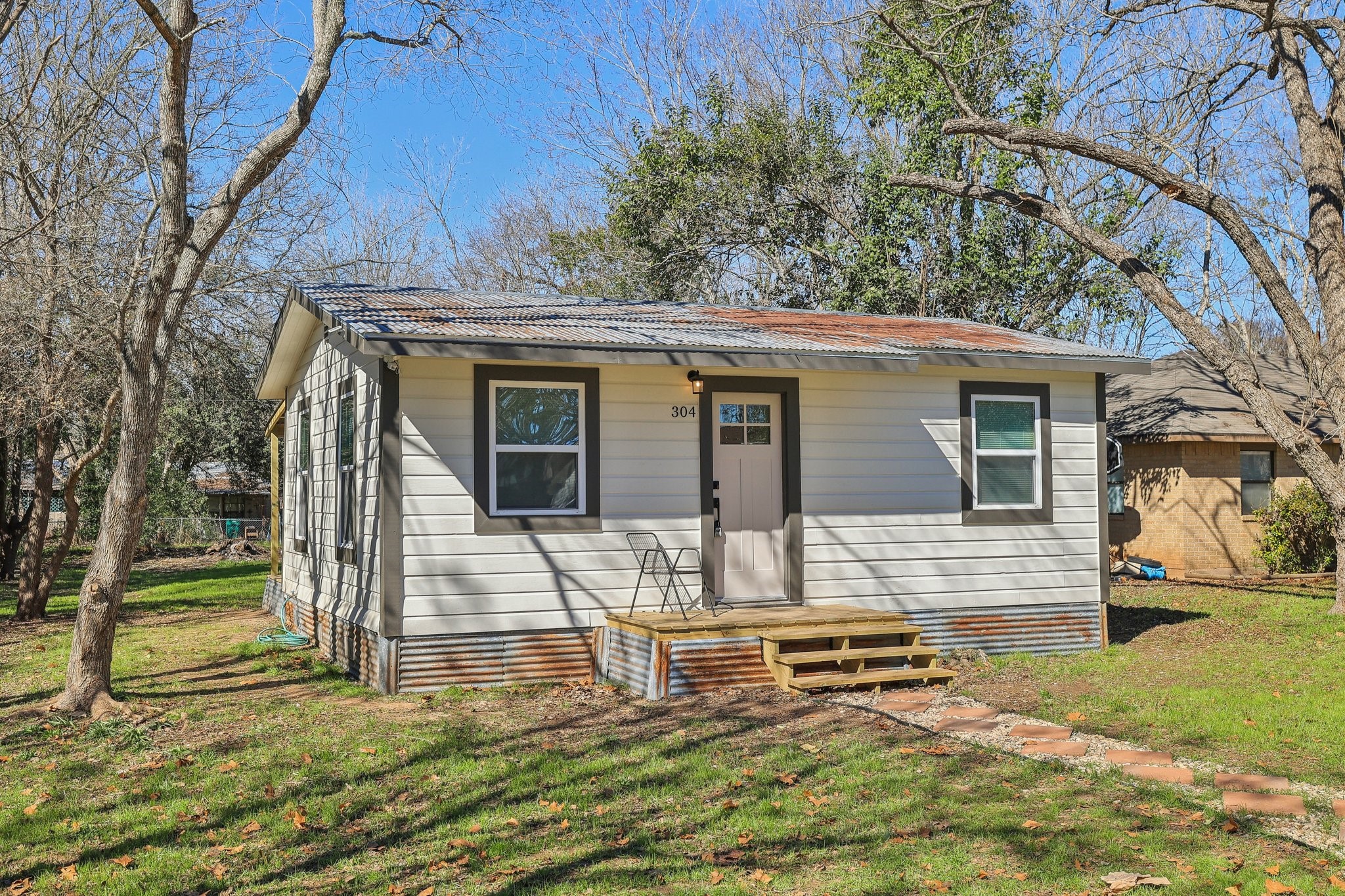 main property photo 6