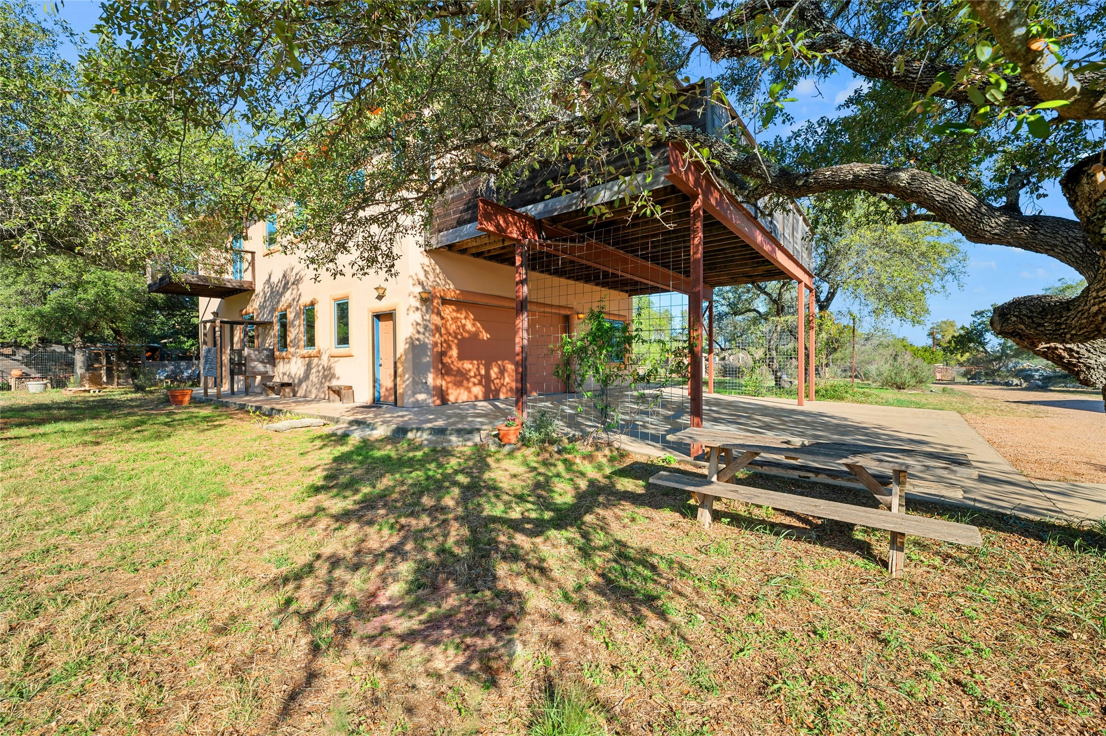 main property photo 16