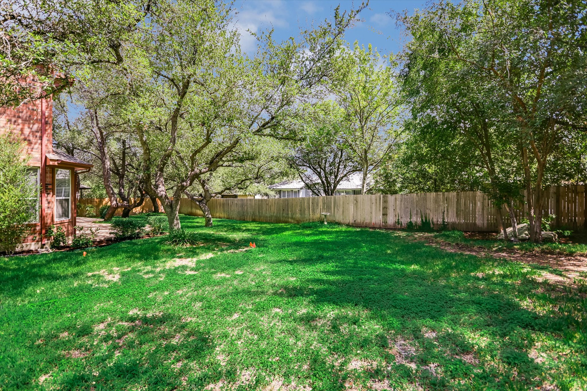 main property photo 28