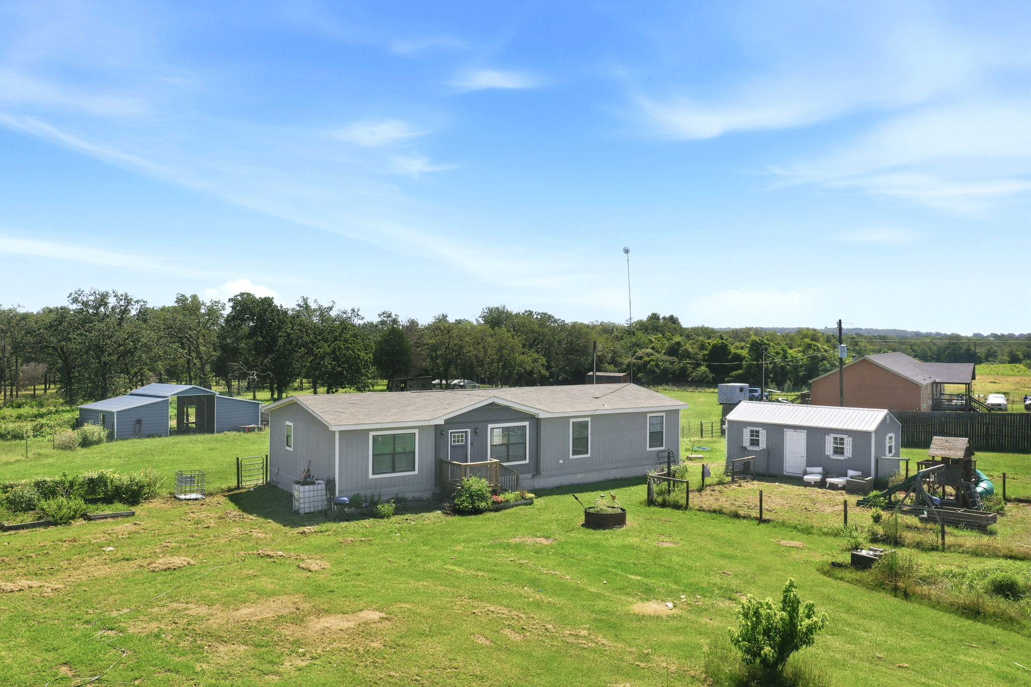 main property photo 36