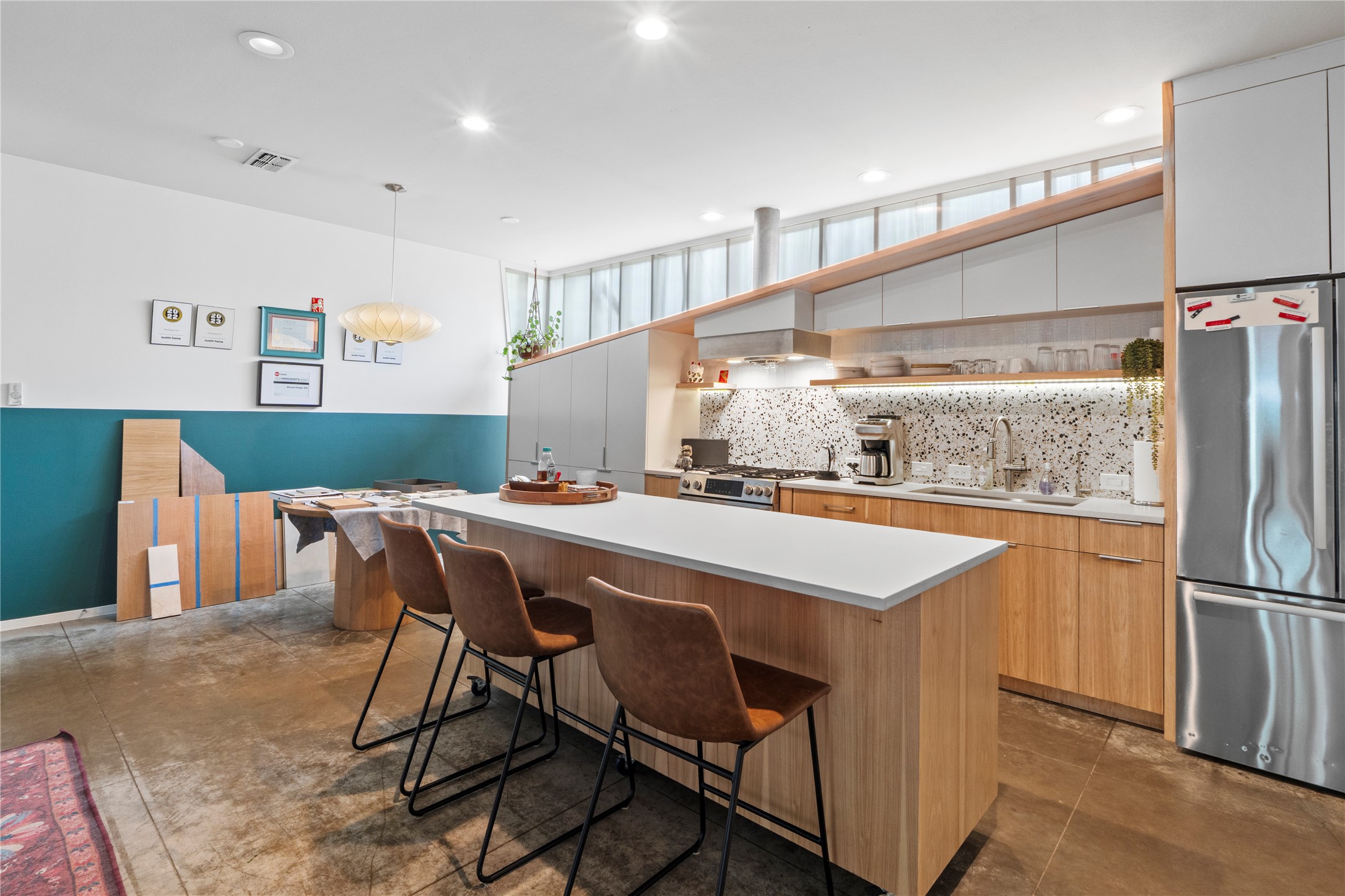 main property photo 6