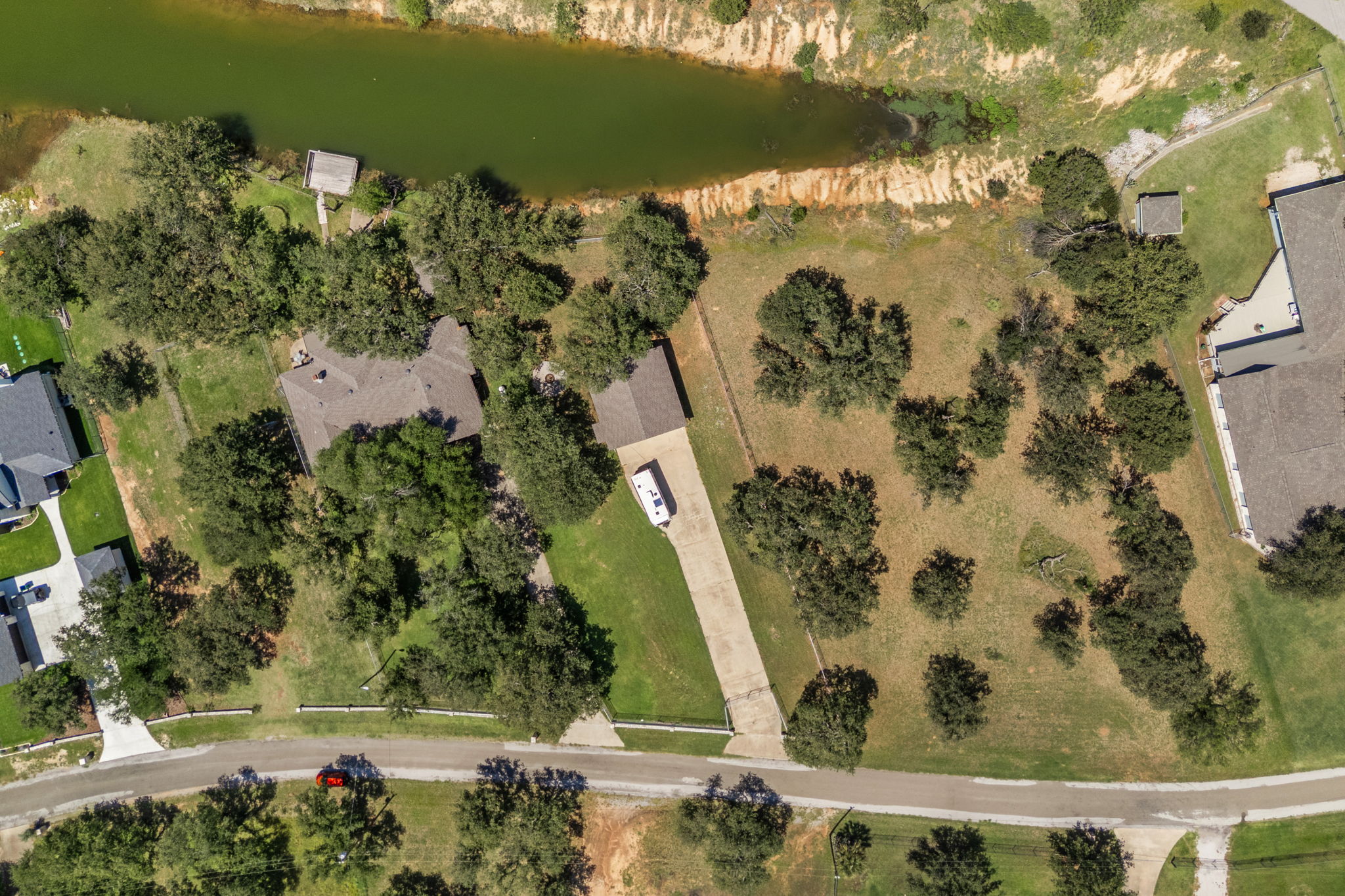 main property photo 34