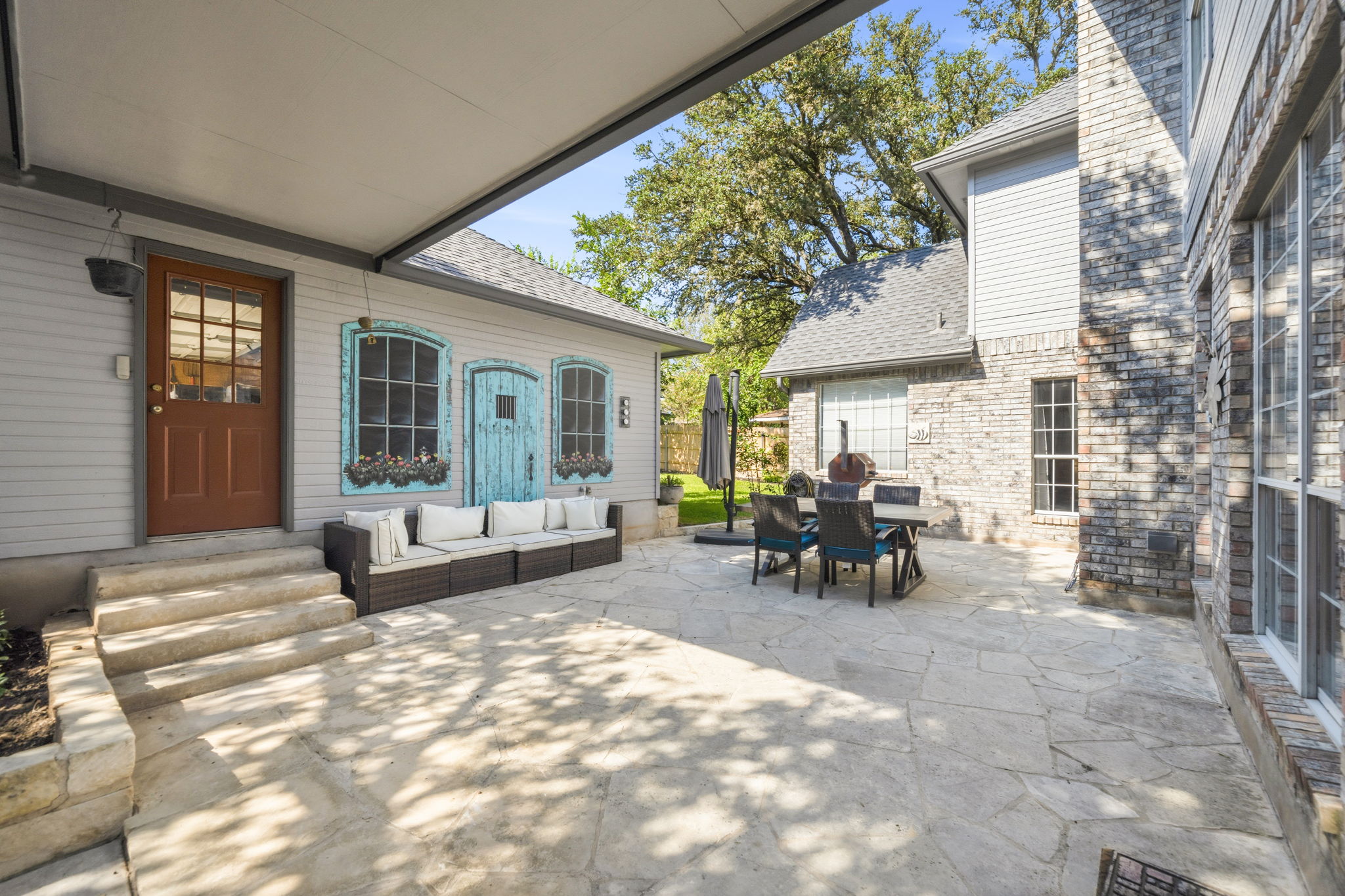 main property photo 28