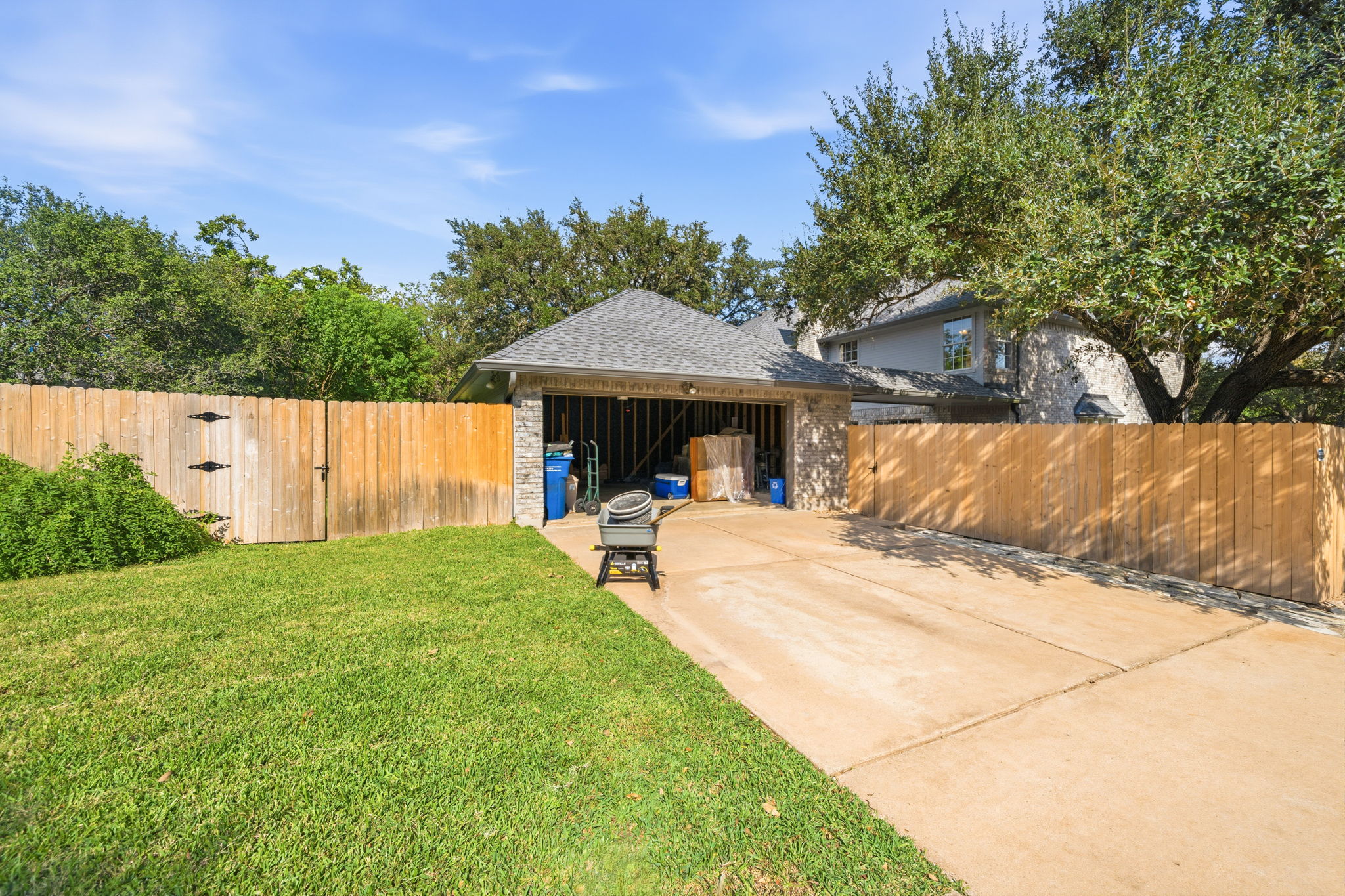 main property photo 39