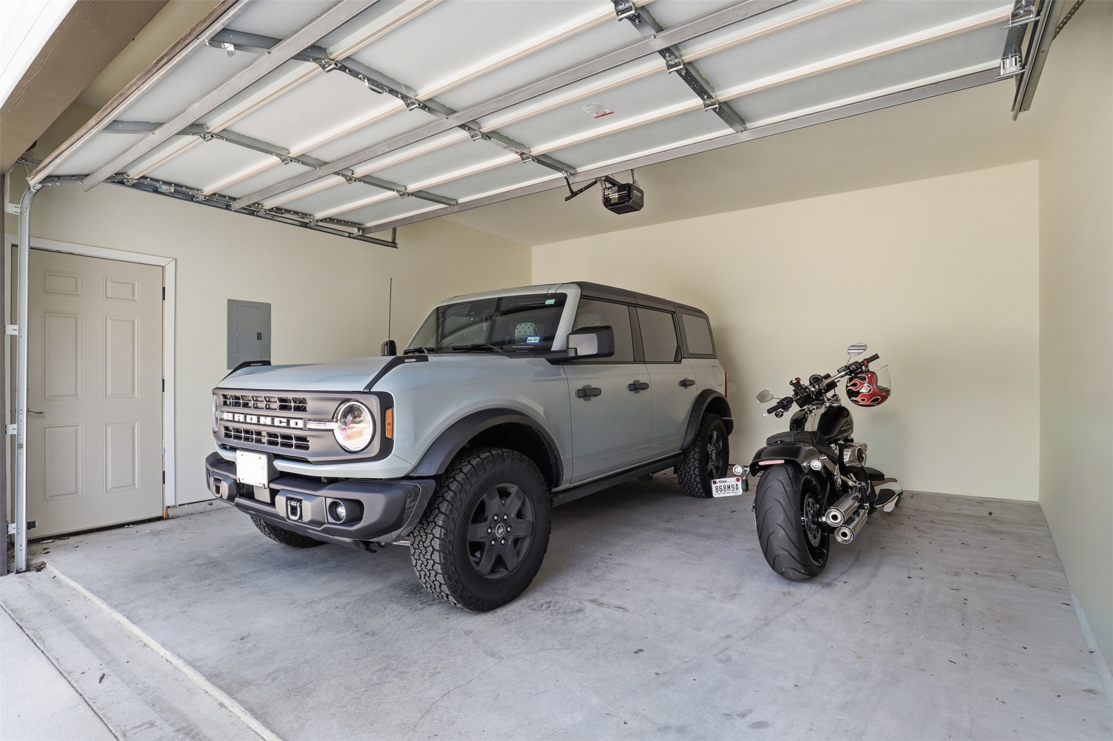 main property photo 23