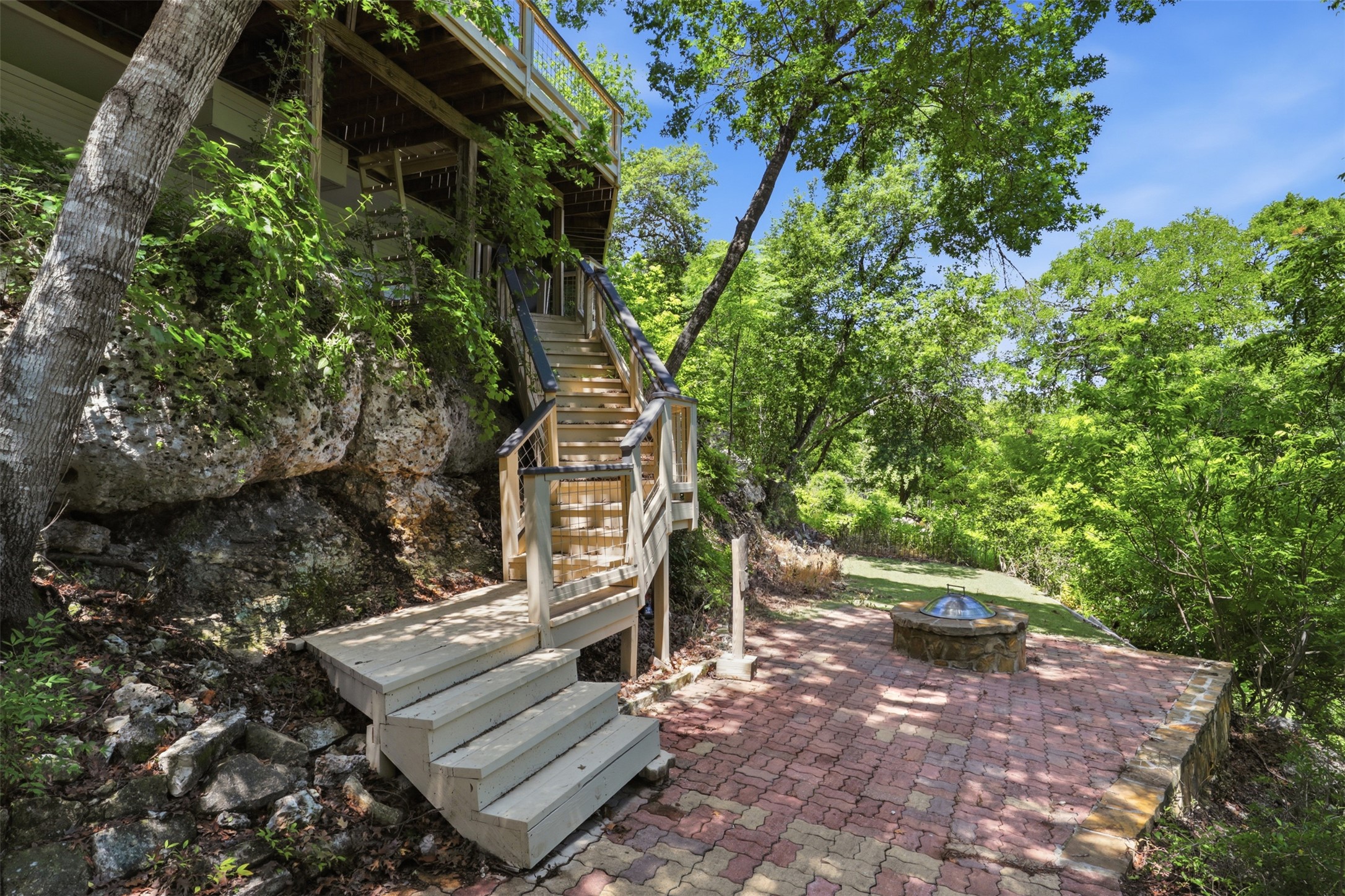 main property photo 29