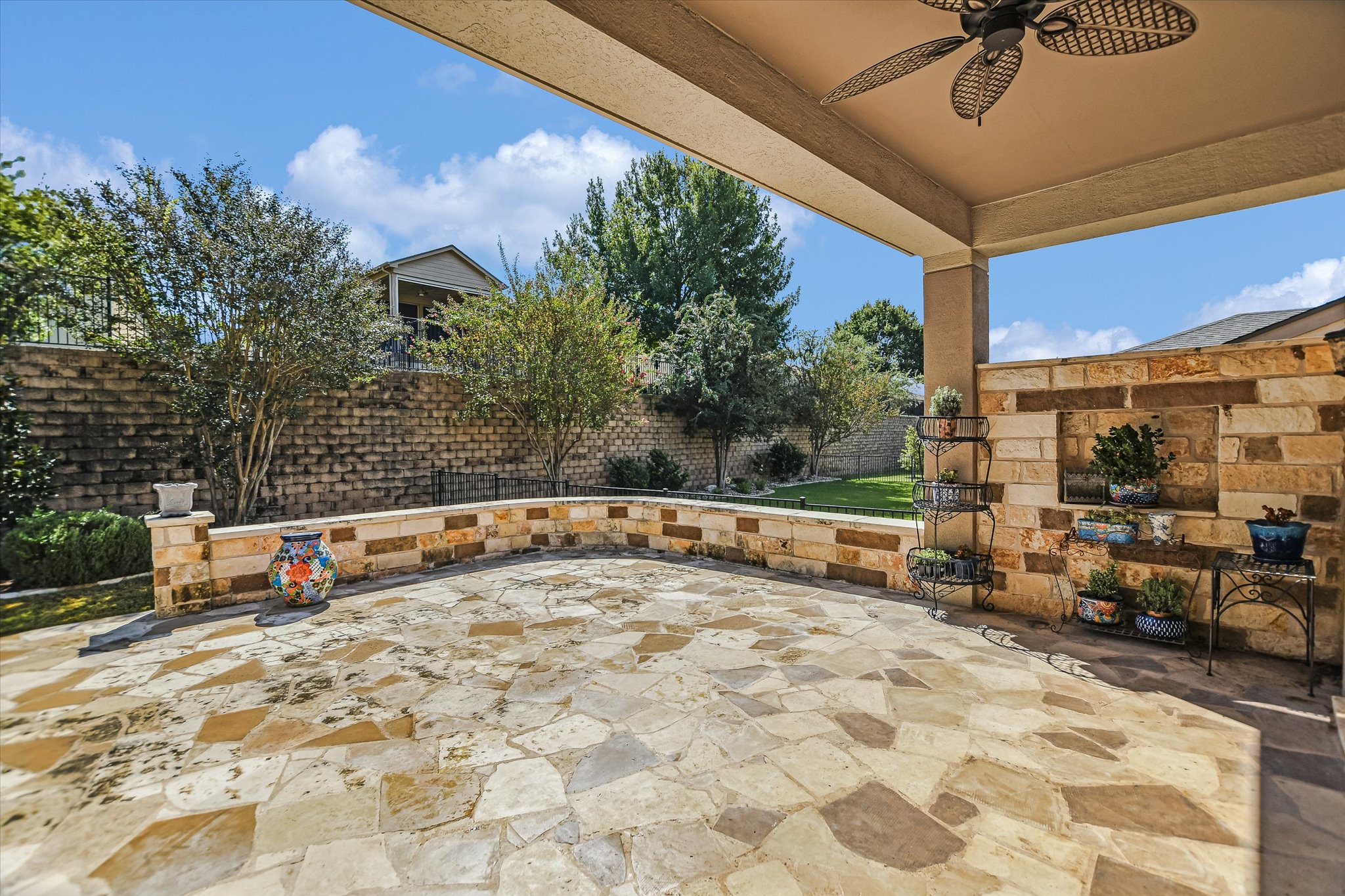main property photo 18